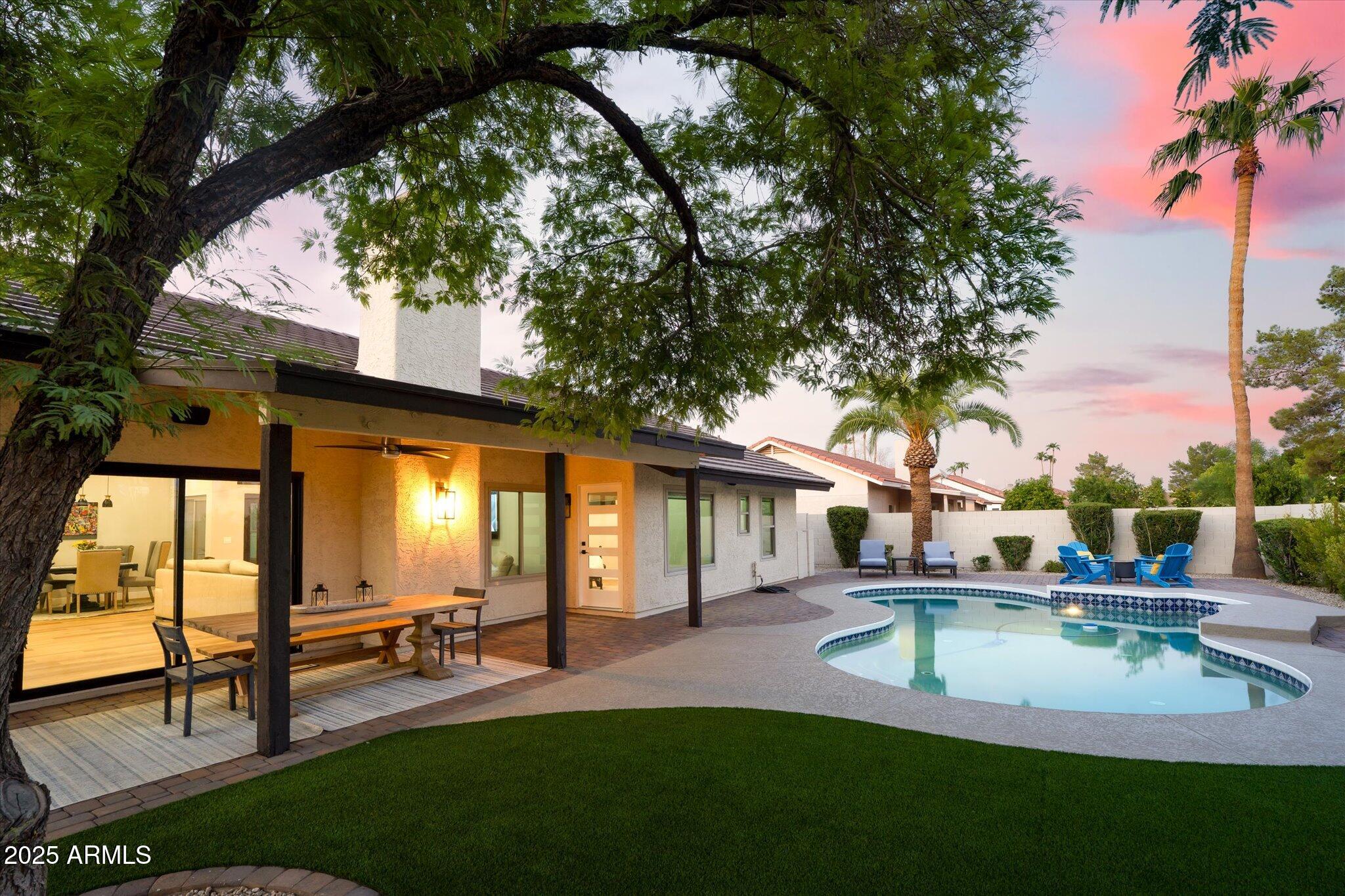 411 W CHILTON Street