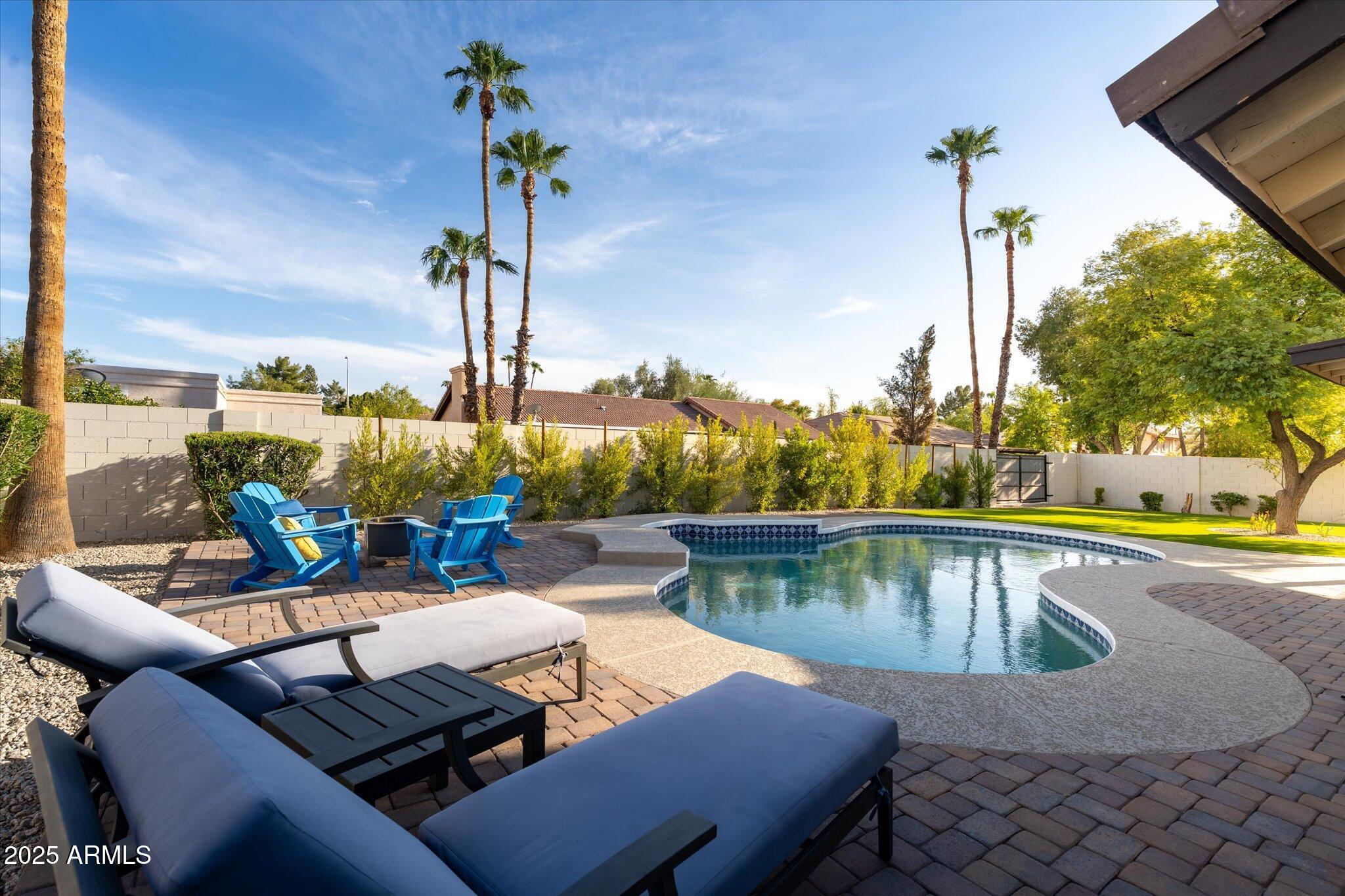 411 W CHILTON Street