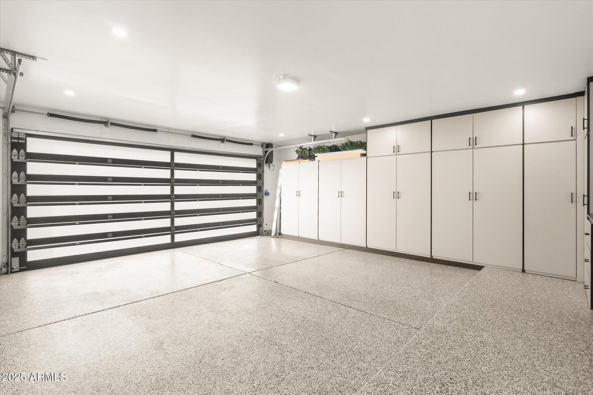 411 W CHILTON Street