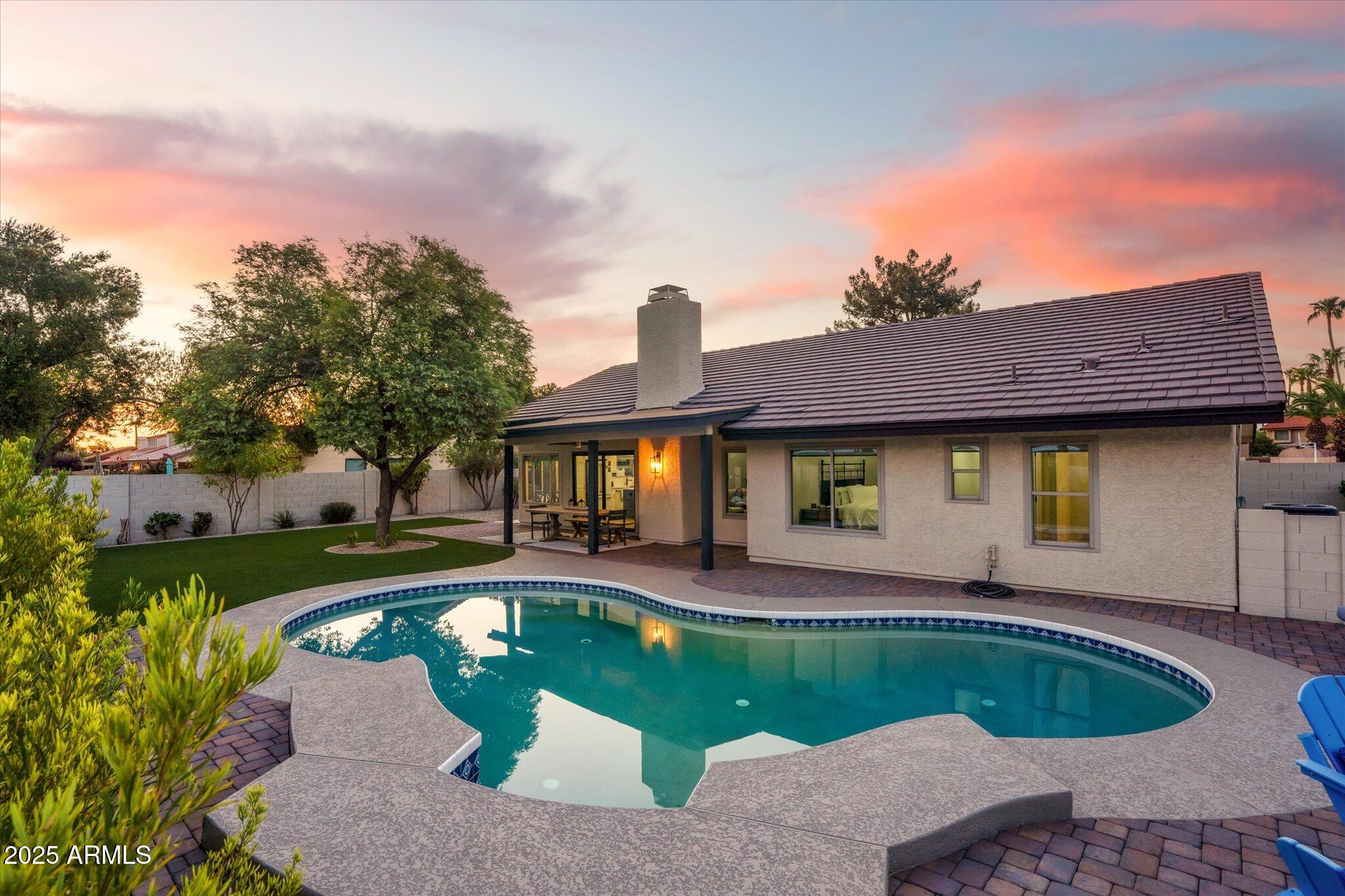 411 W CHILTON Street