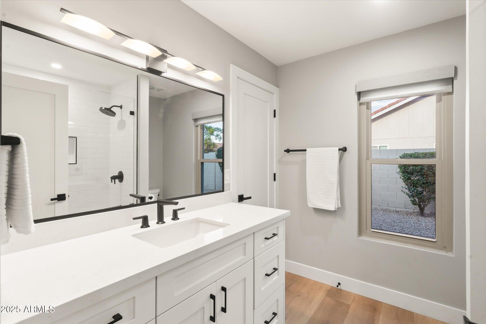 411 W CHILTON Street