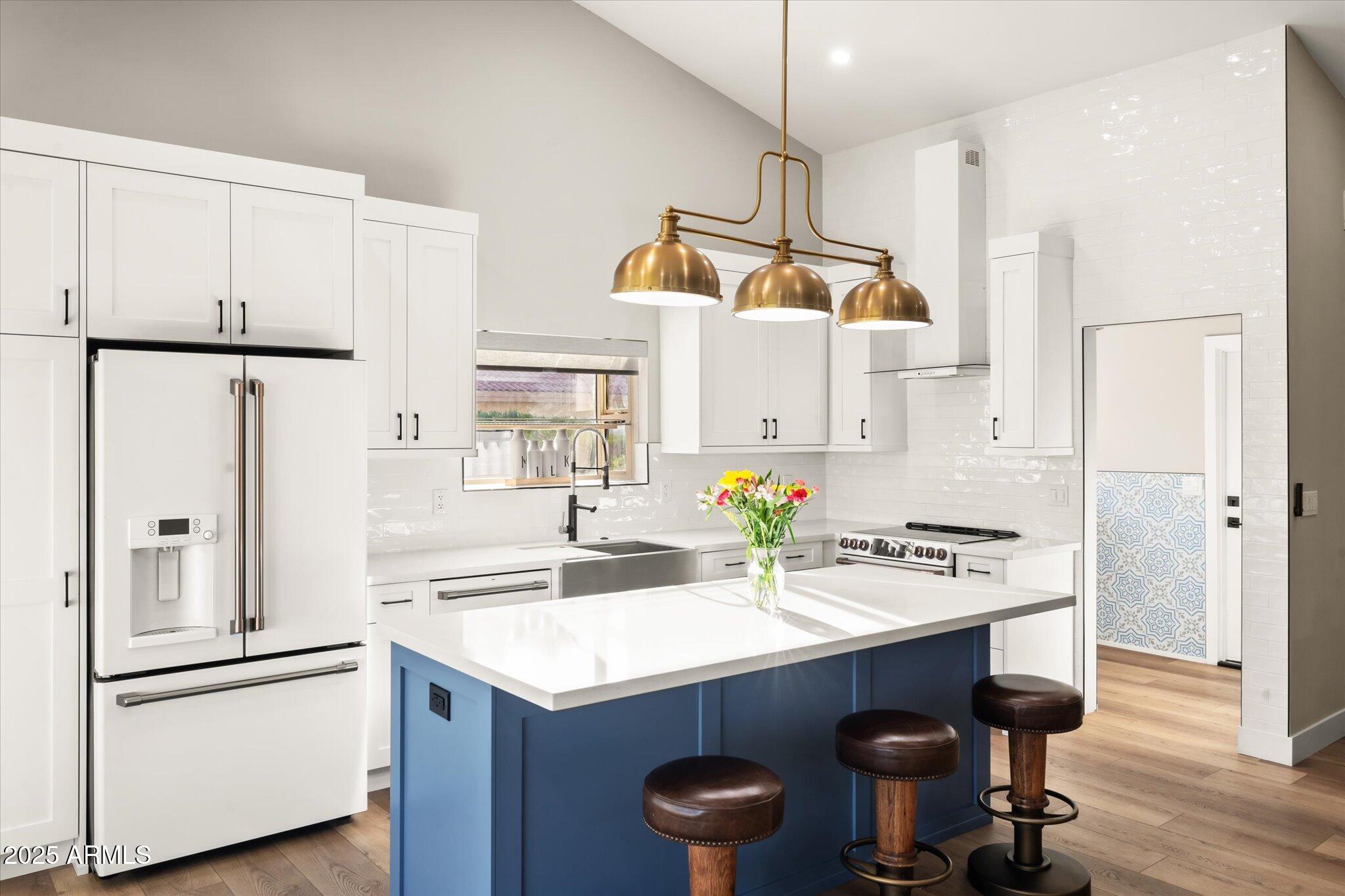 411 W CHILTON Street