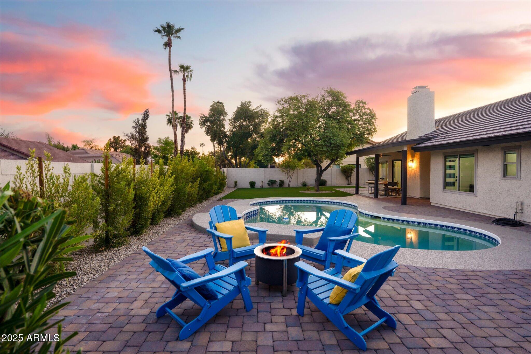 411 W CHILTON Street