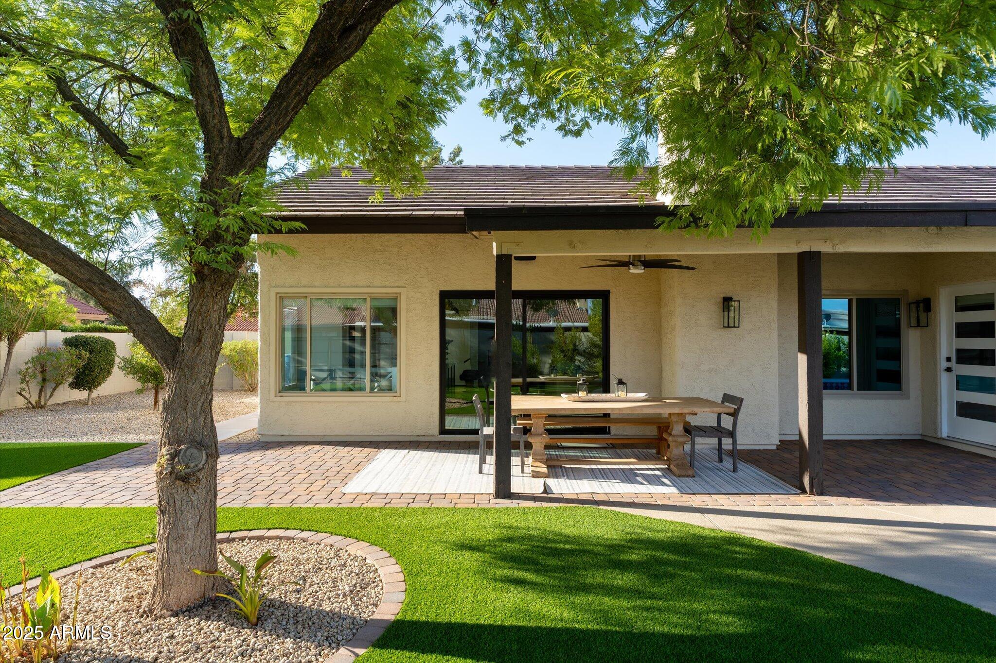 411 W CHILTON Street