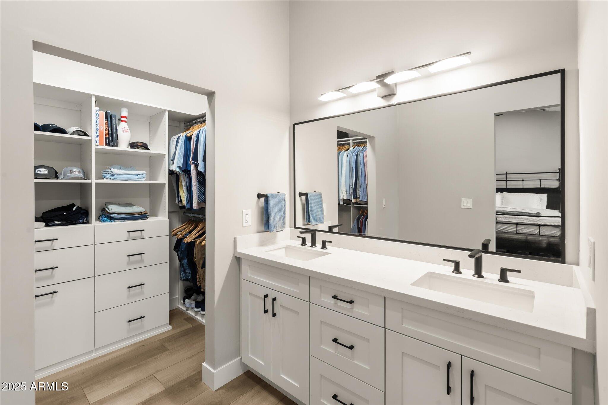 411 W CHILTON Street