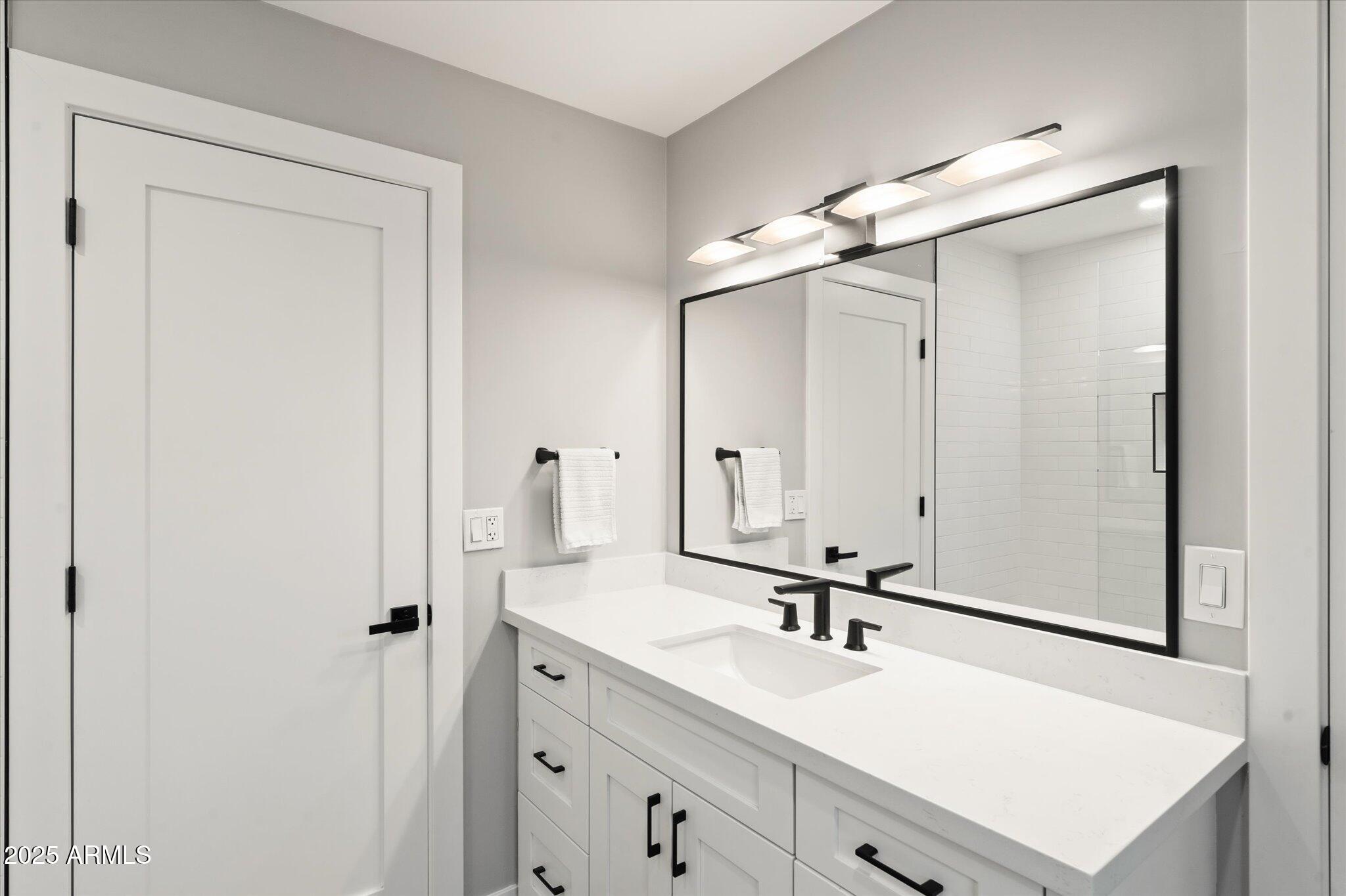 411 W CHILTON Street