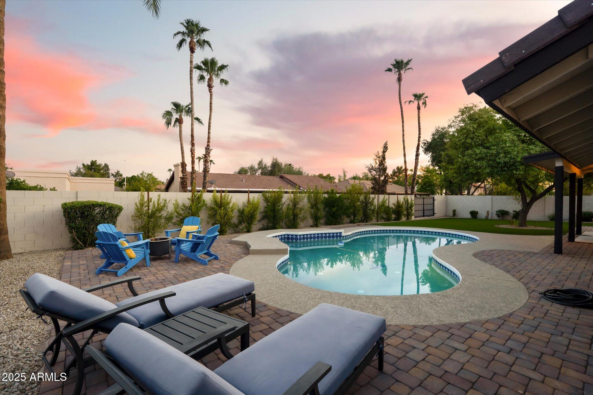 411 W CHILTON Street