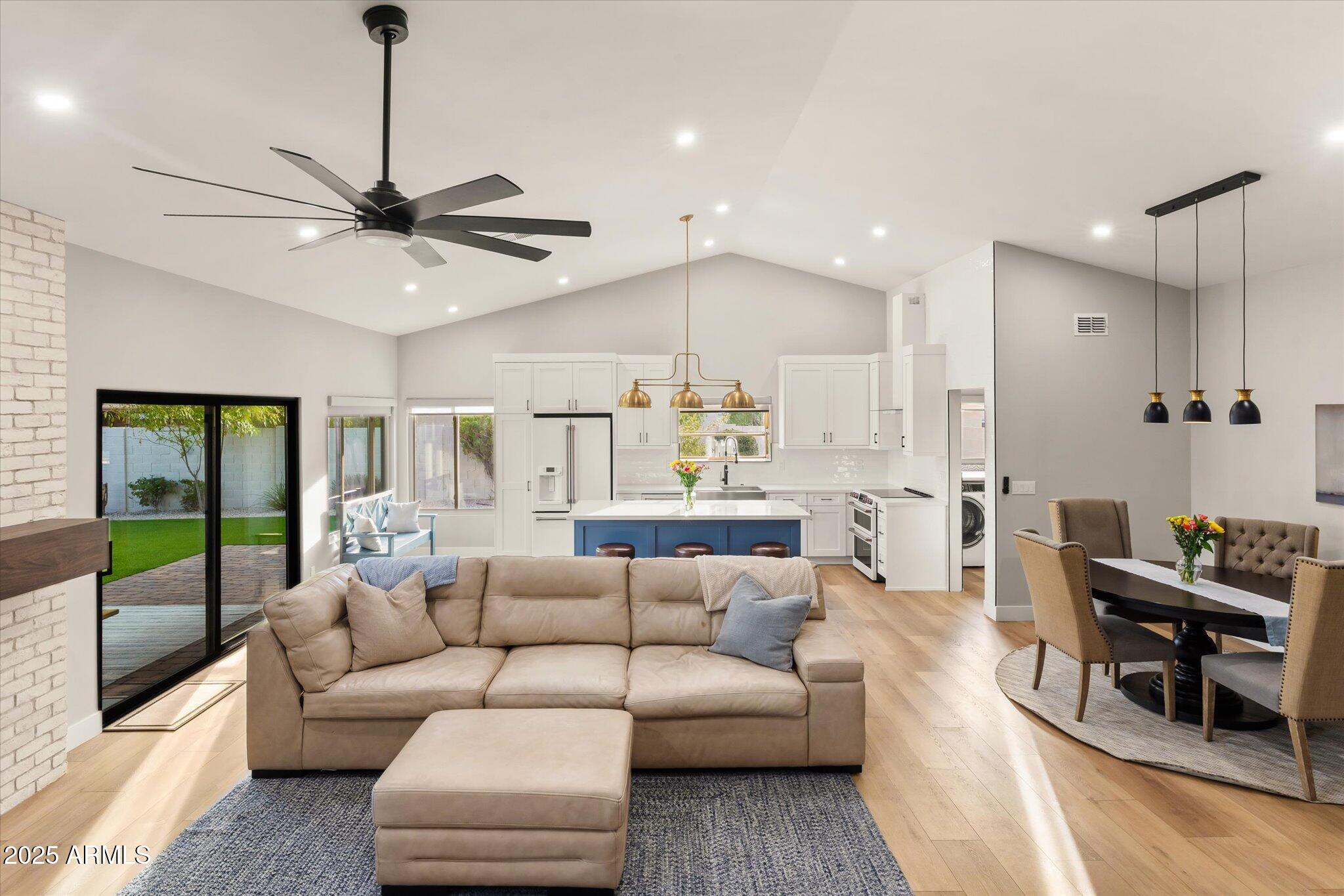 411 W CHILTON Street