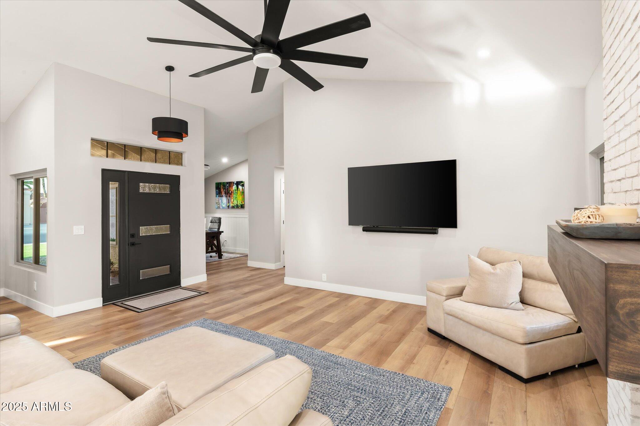 411 W CHILTON Street