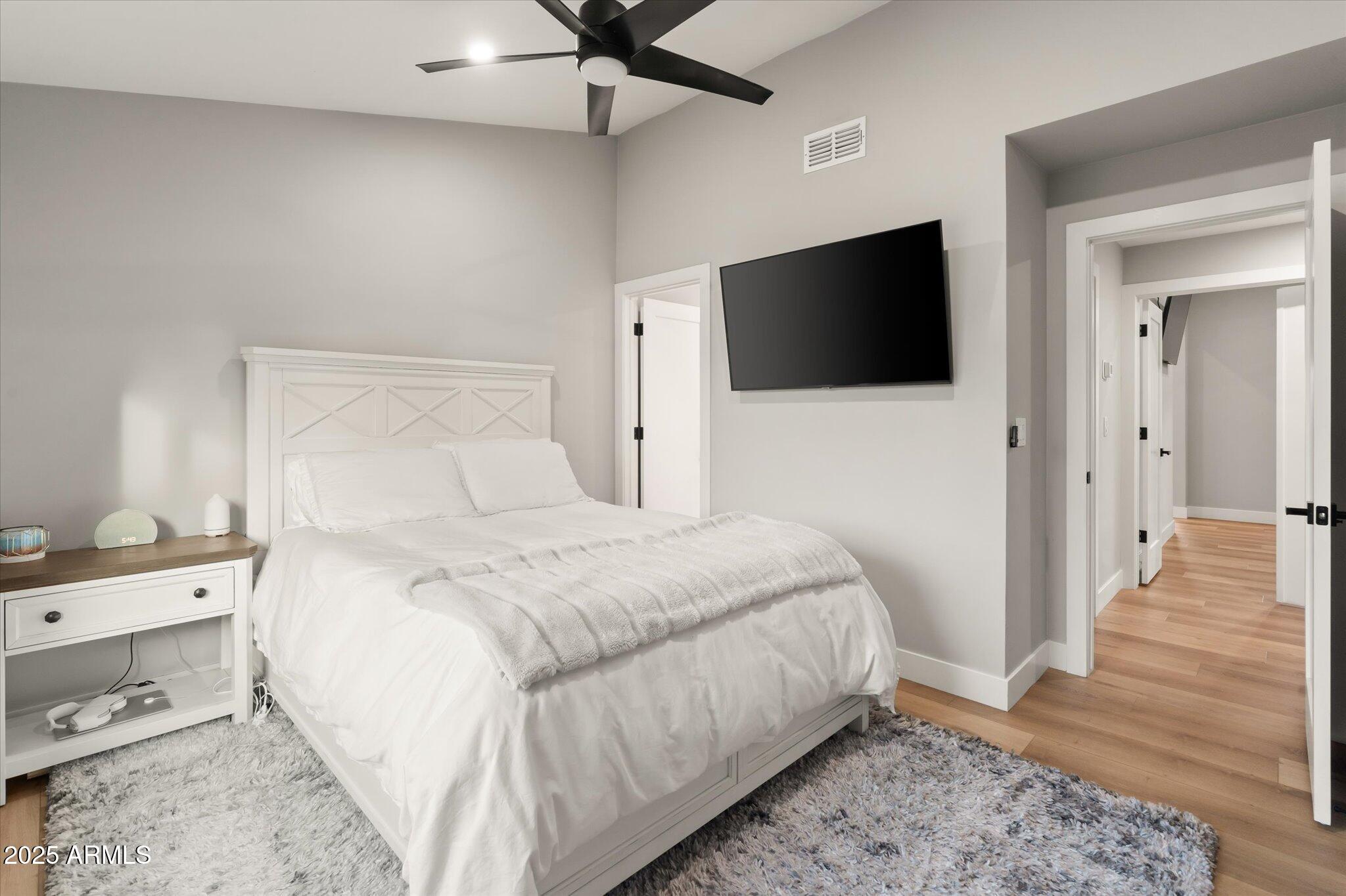 411 W CHILTON Street