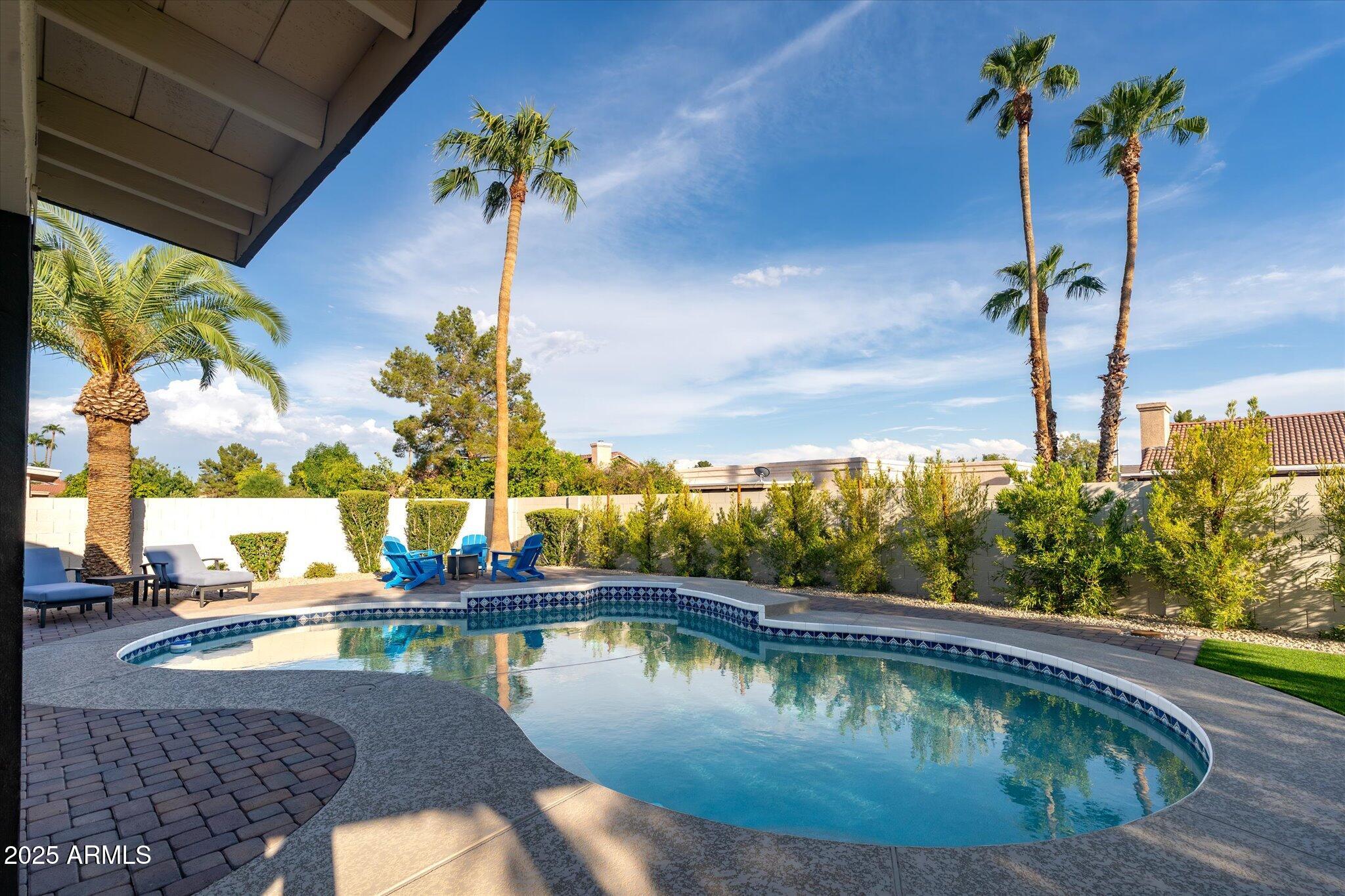 411 W CHILTON Street