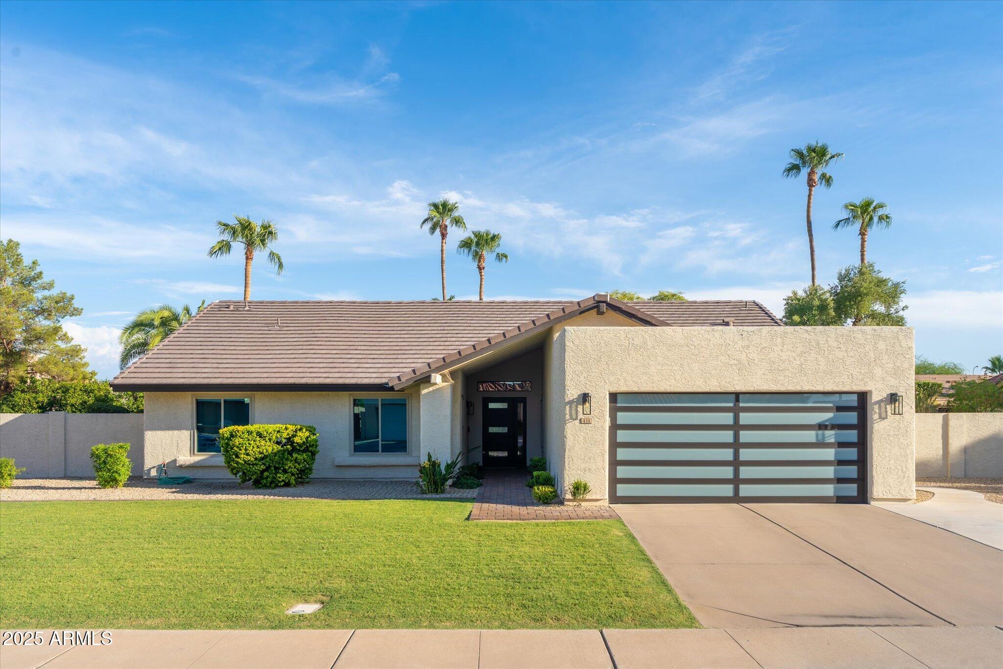 411 W CHILTON Street