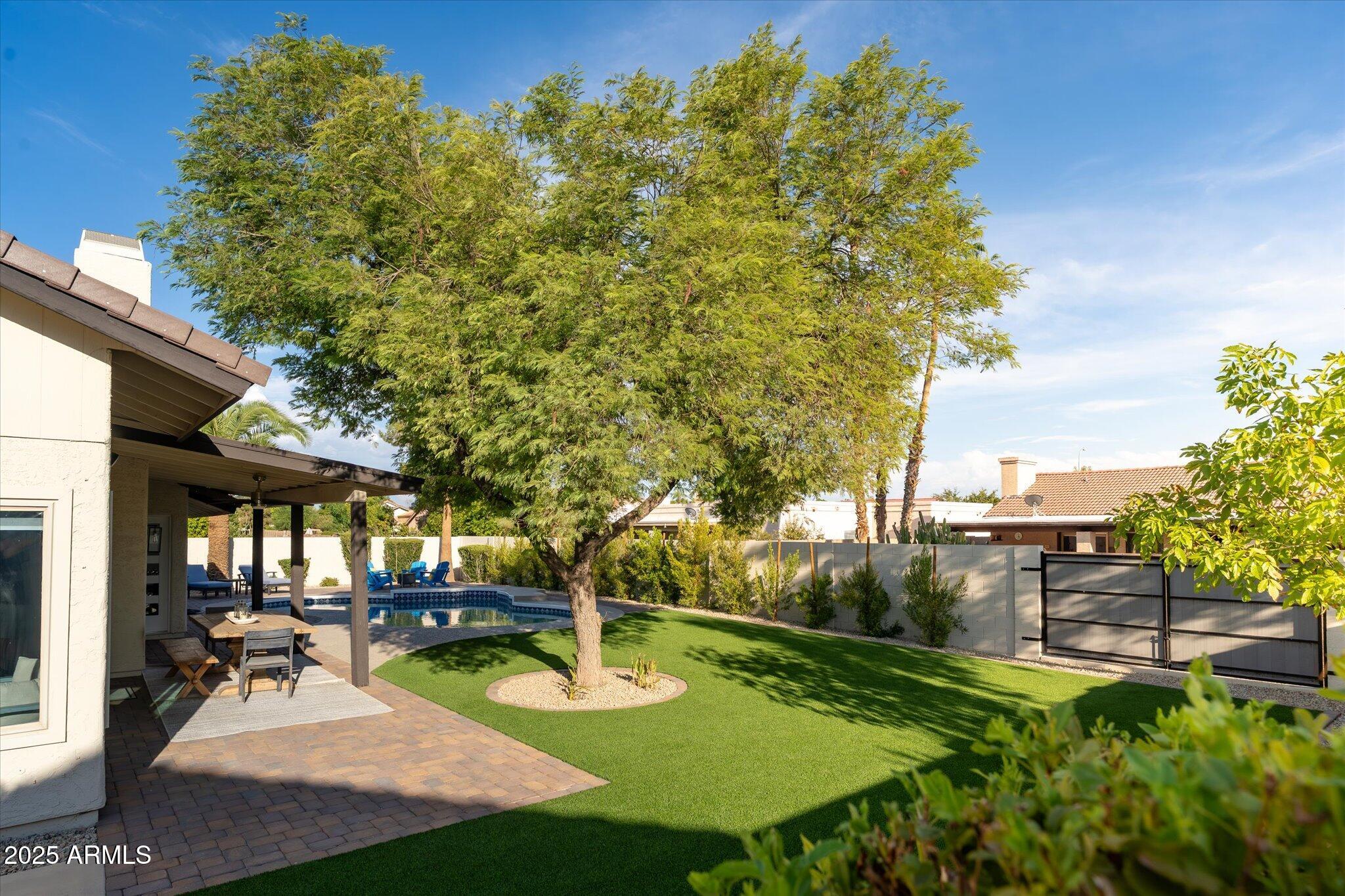 411 W CHILTON Street