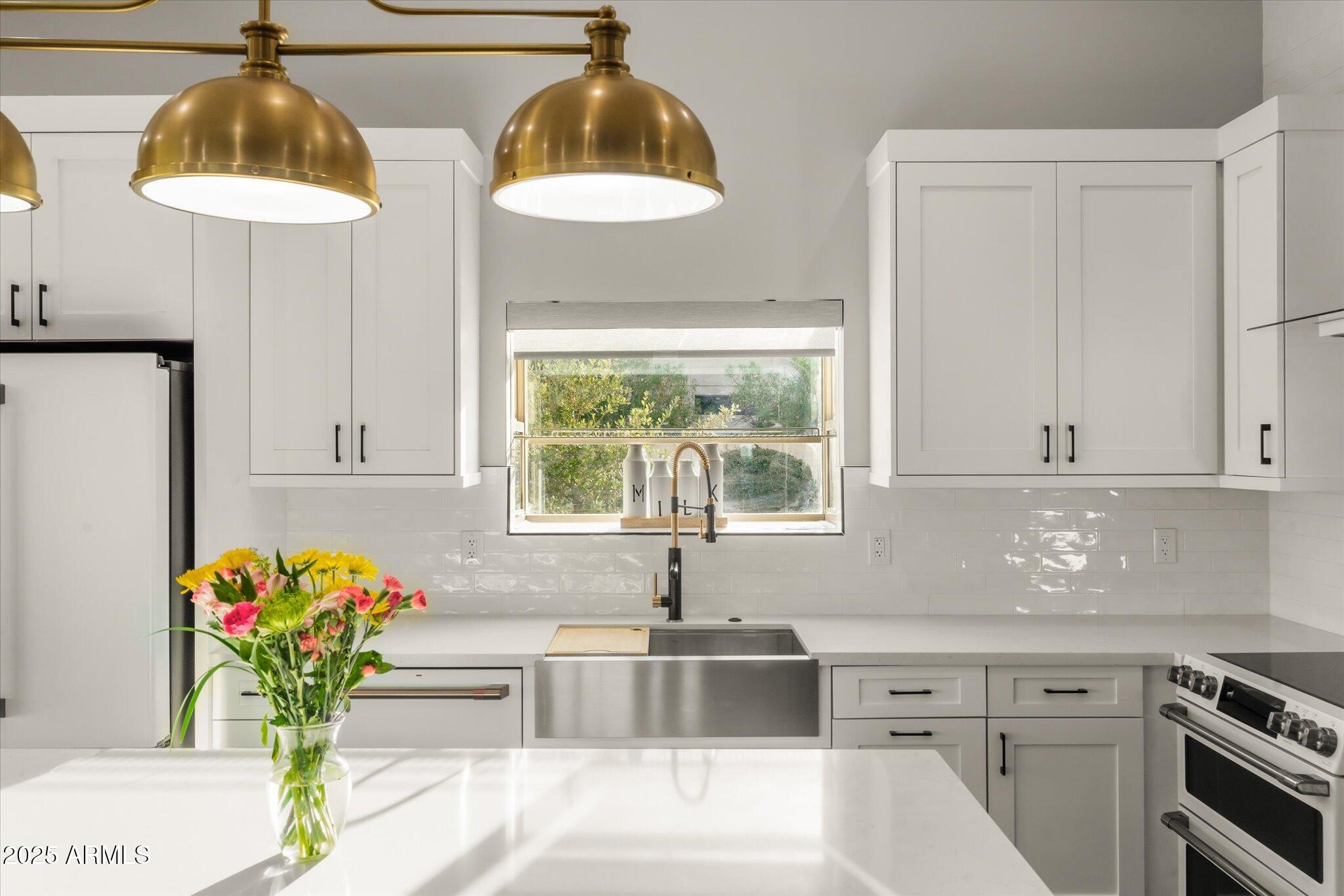 411 W CHILTON Street