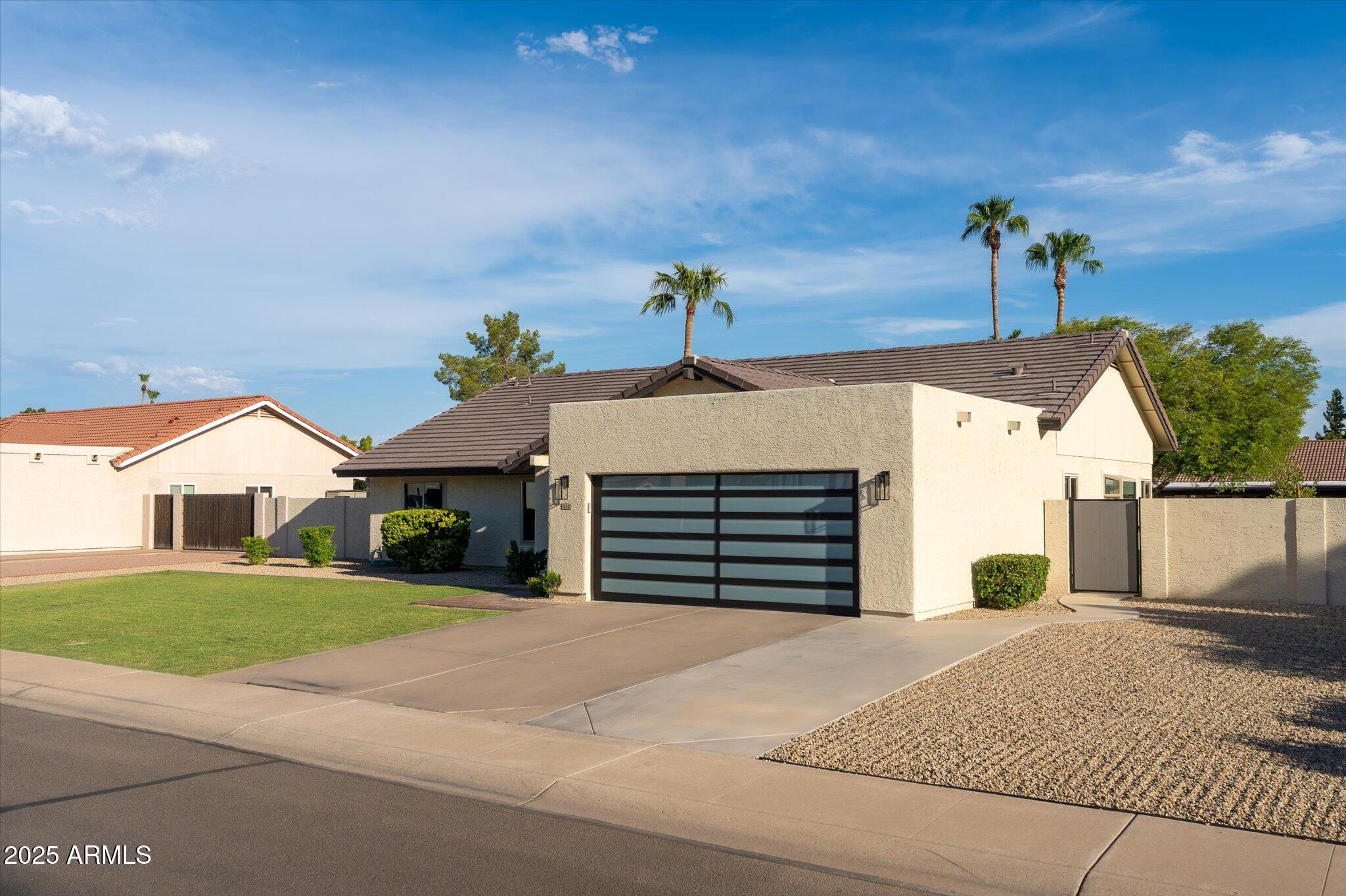 411 W CHILTON Street