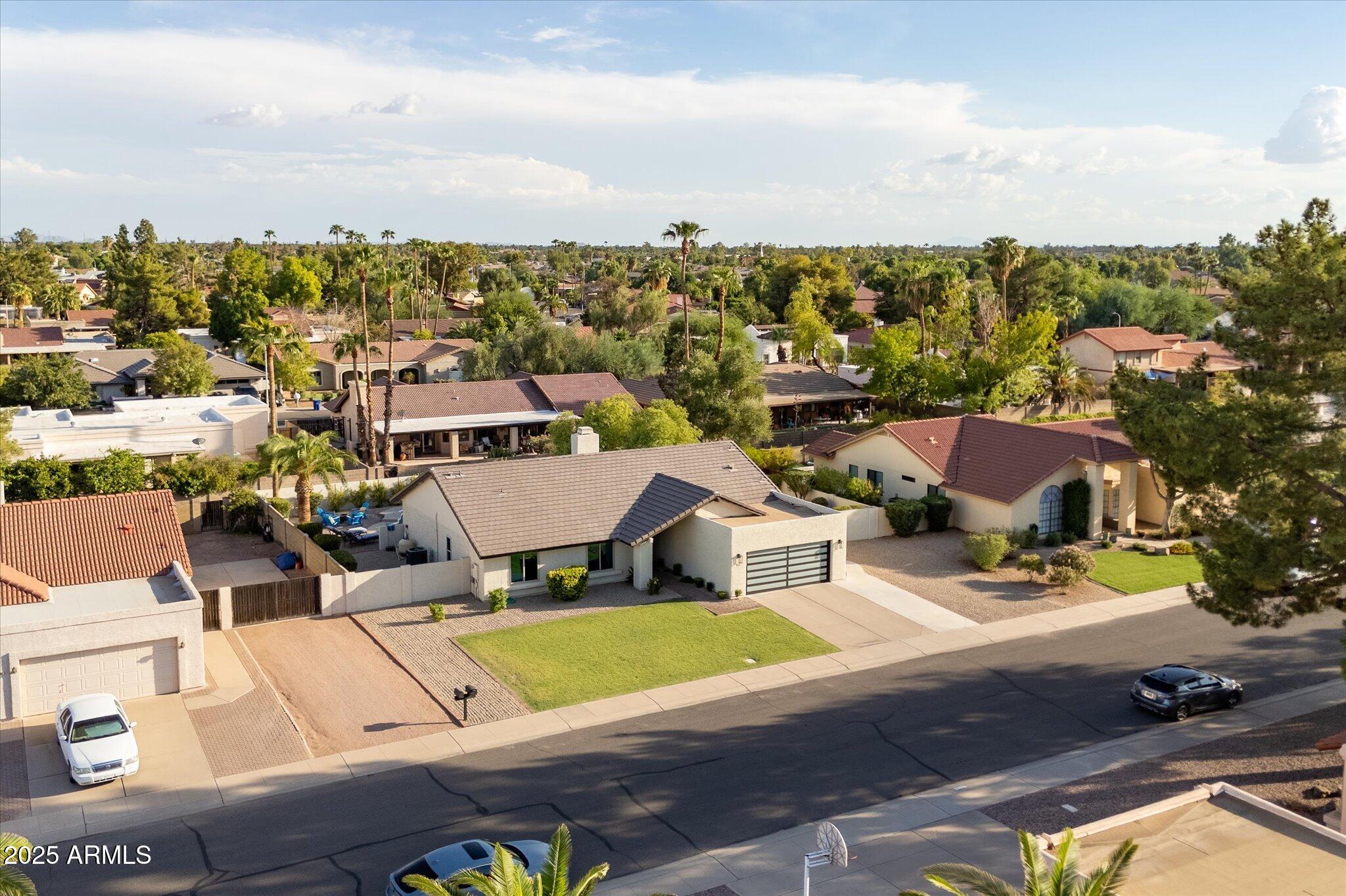 411 W CHILTON Street