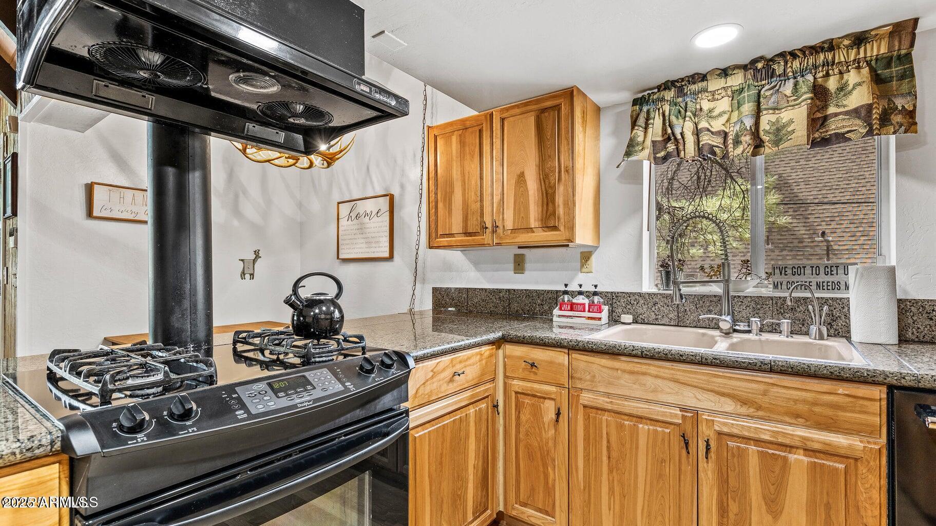 17320 S MESCALERO Drive