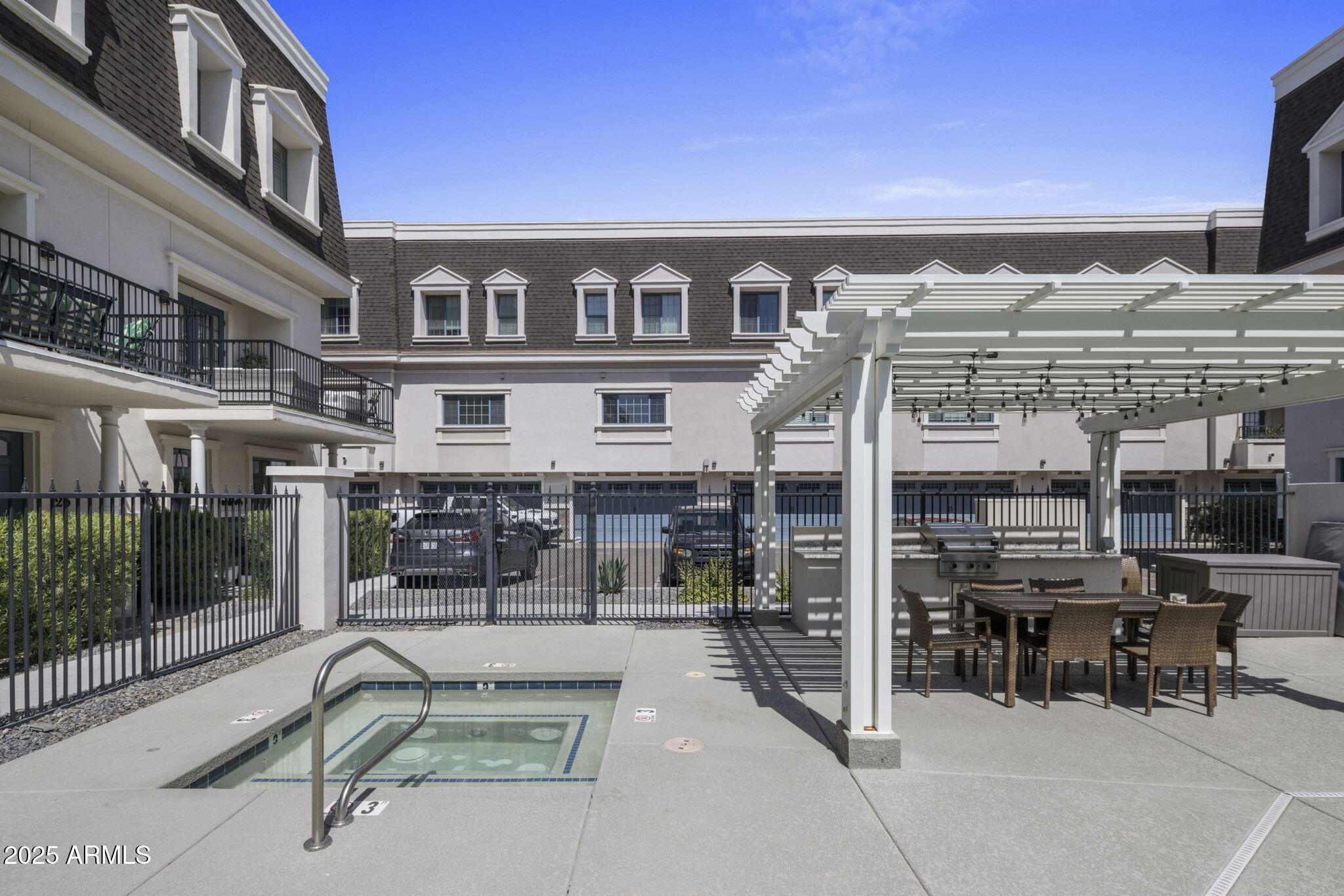 4438 N 27TH Street, 2