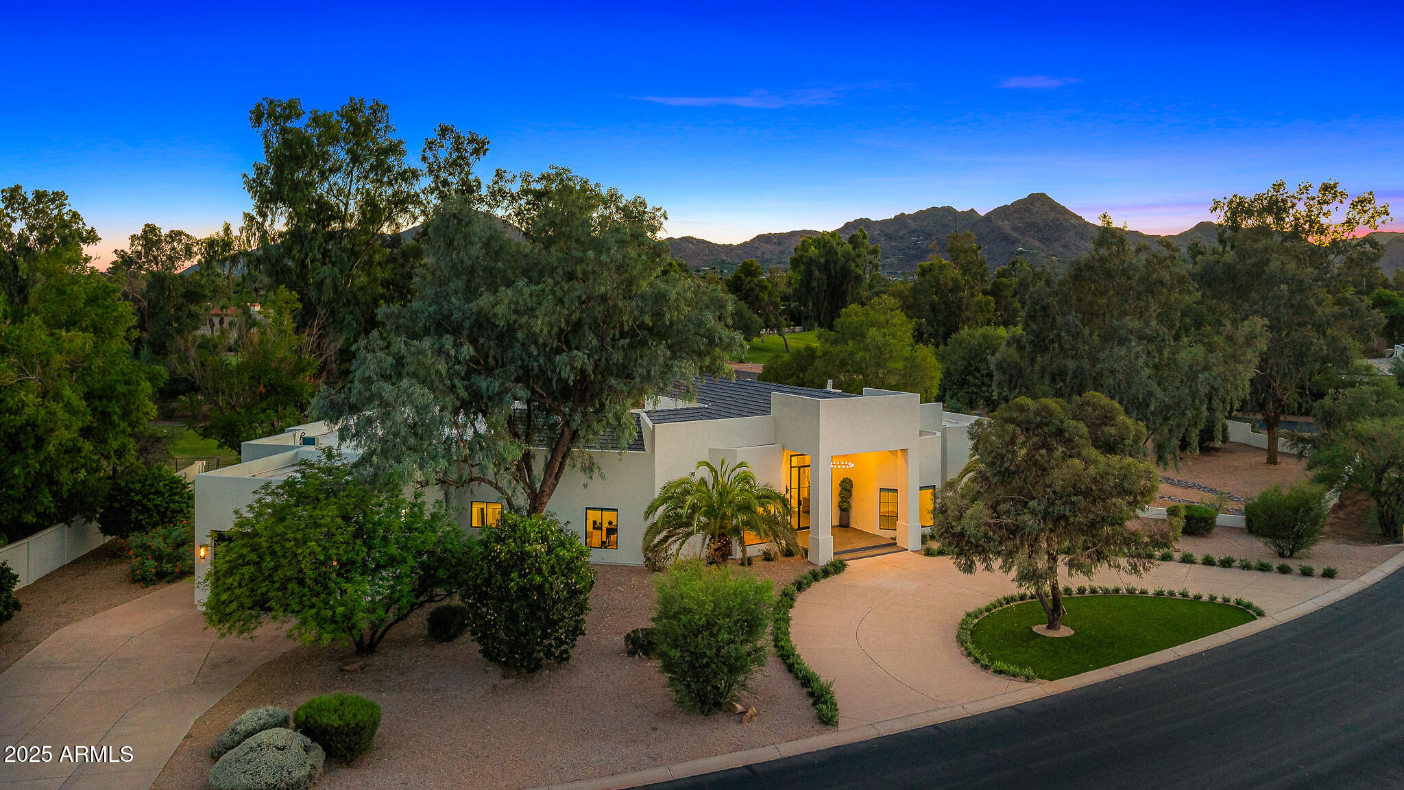 7001 E CABALLO Circle