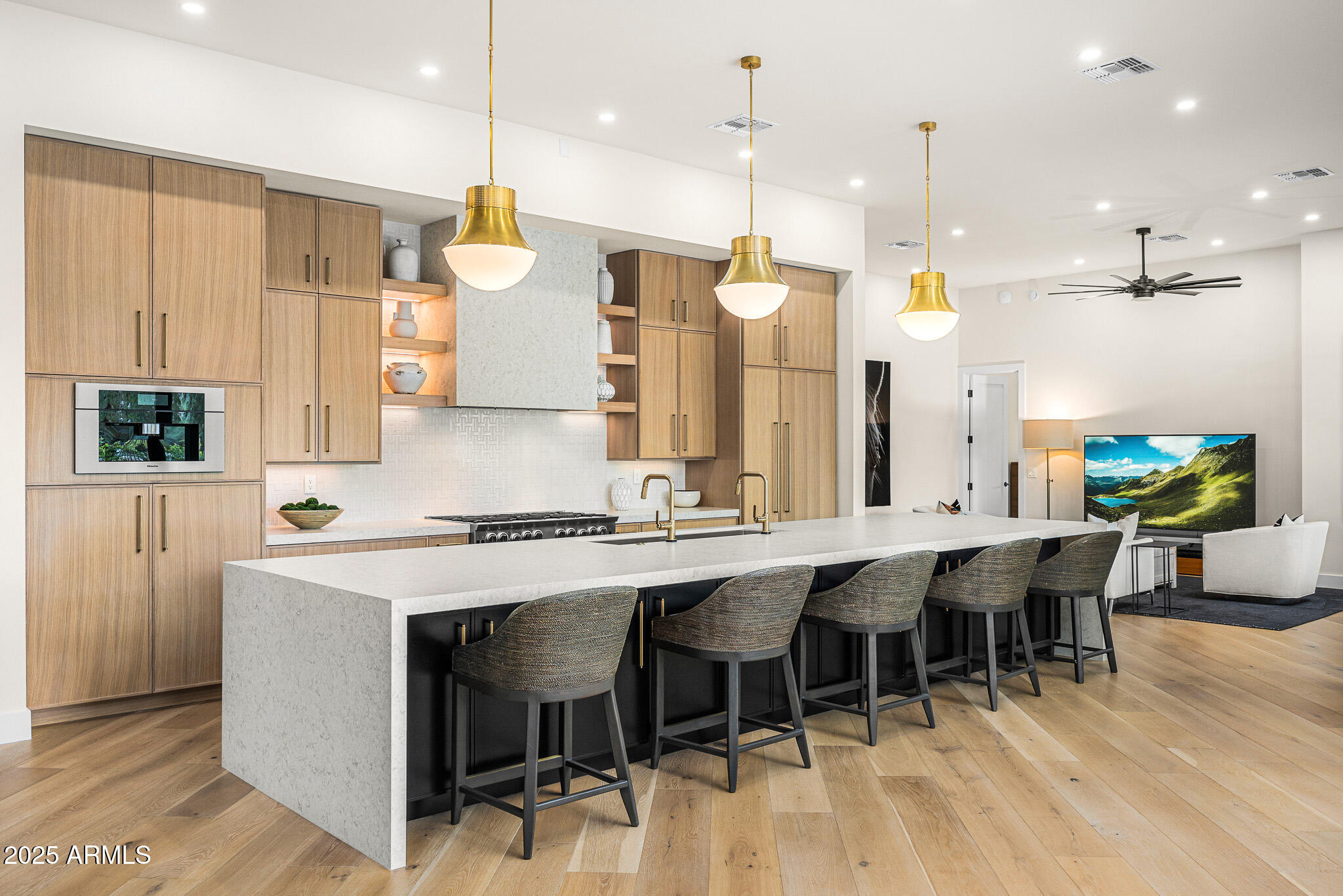 7001 E CABALLO Circle