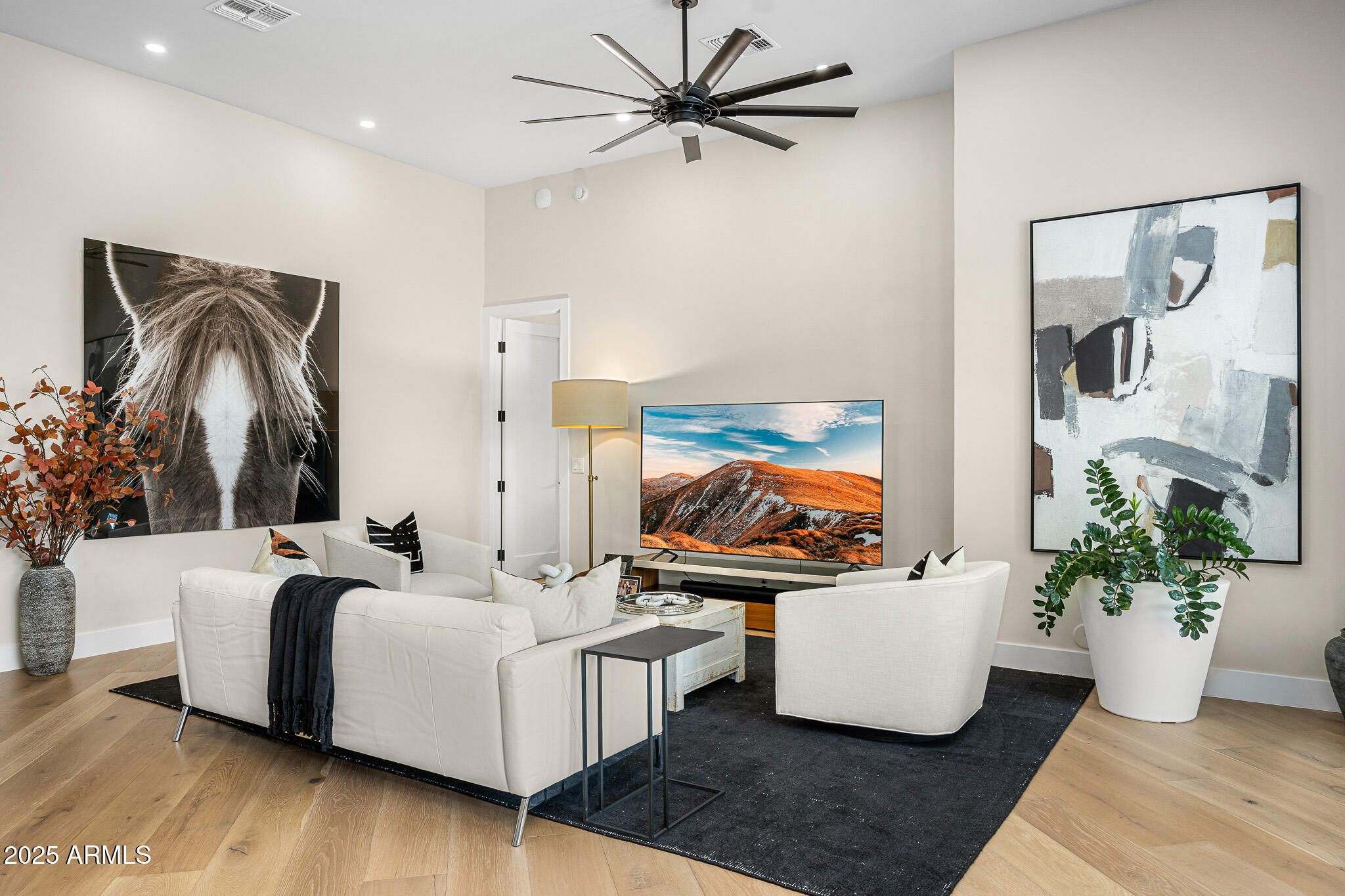 7001 E CABALLO Circle