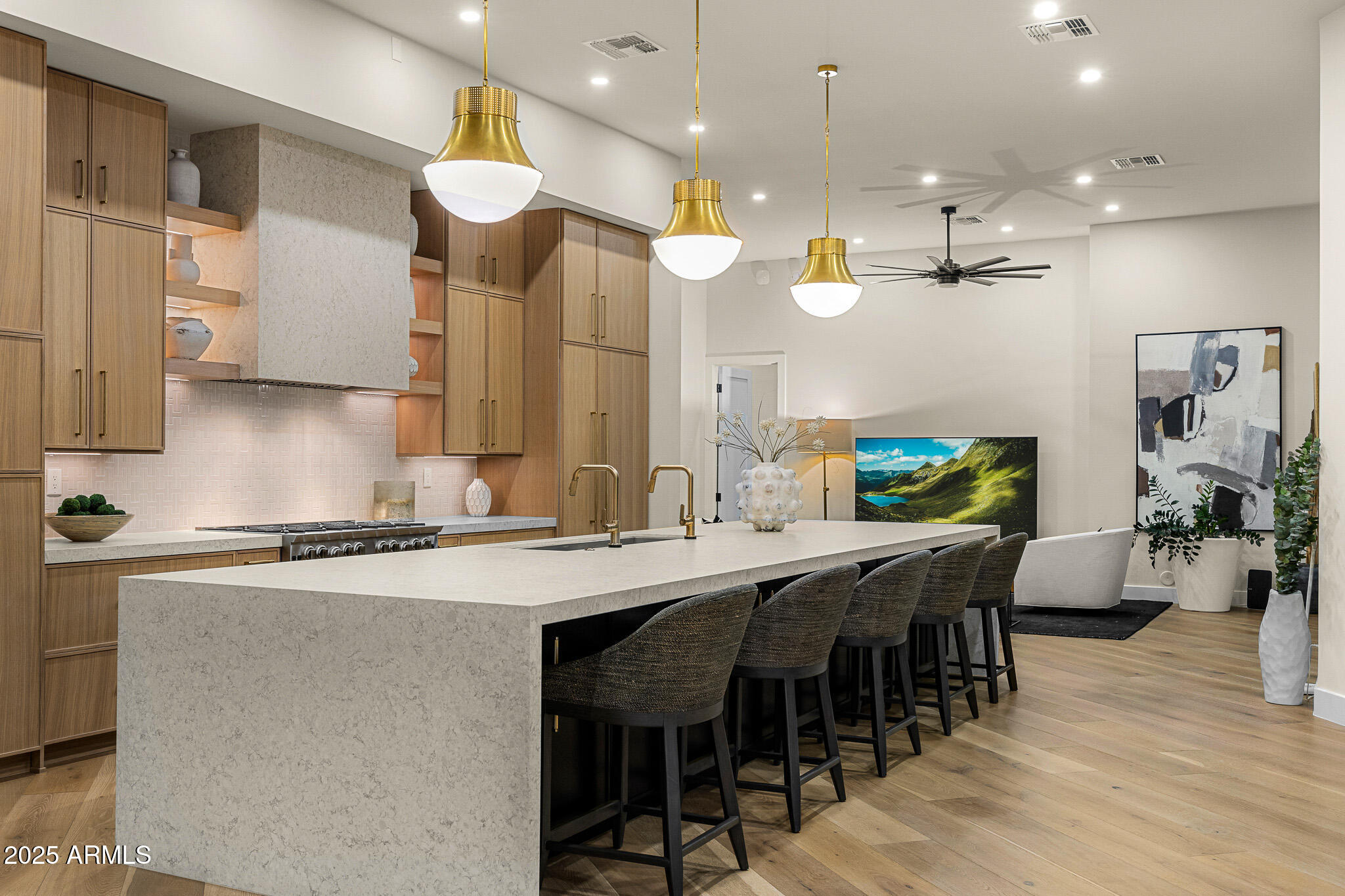 7001 E CABALLO Circle