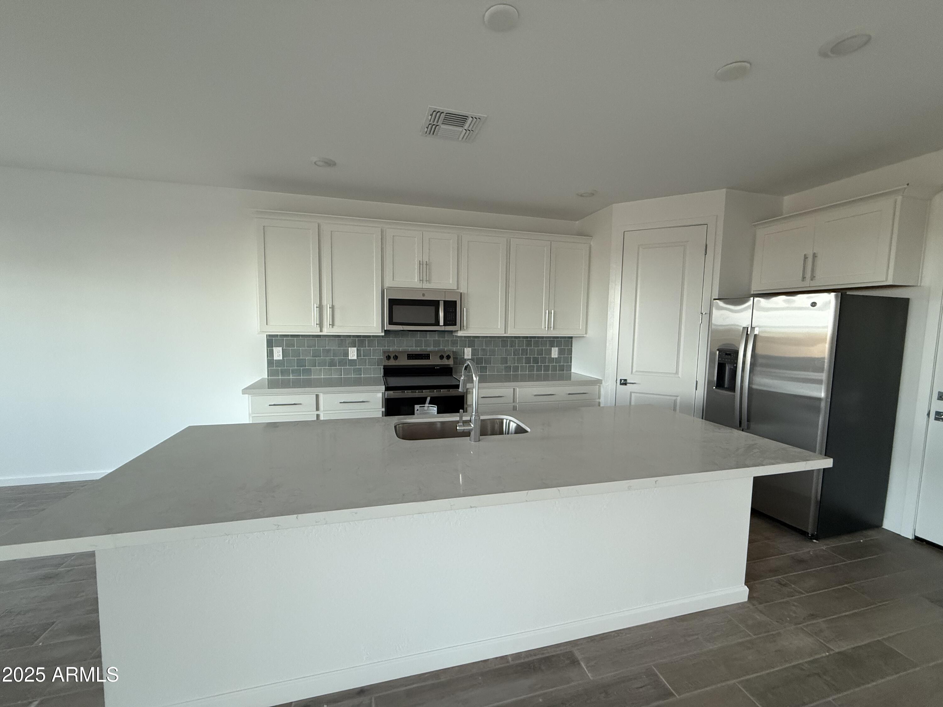 6498 E FIDDLENECK Way