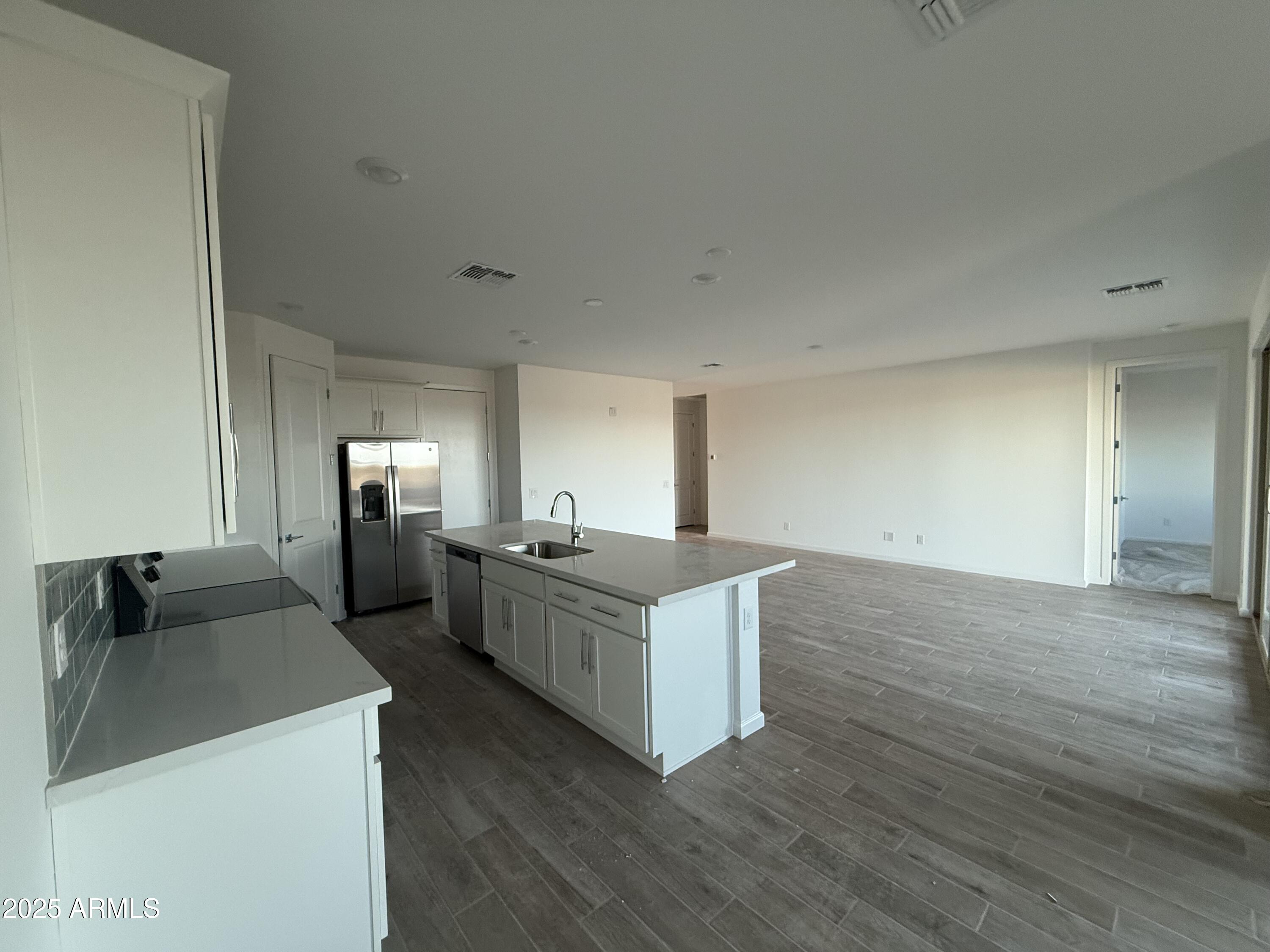 6498 E FIDDLENECK Way