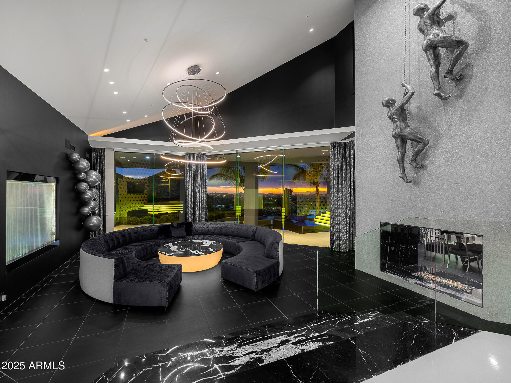 10324 E CALLE DE LAS BRISAS