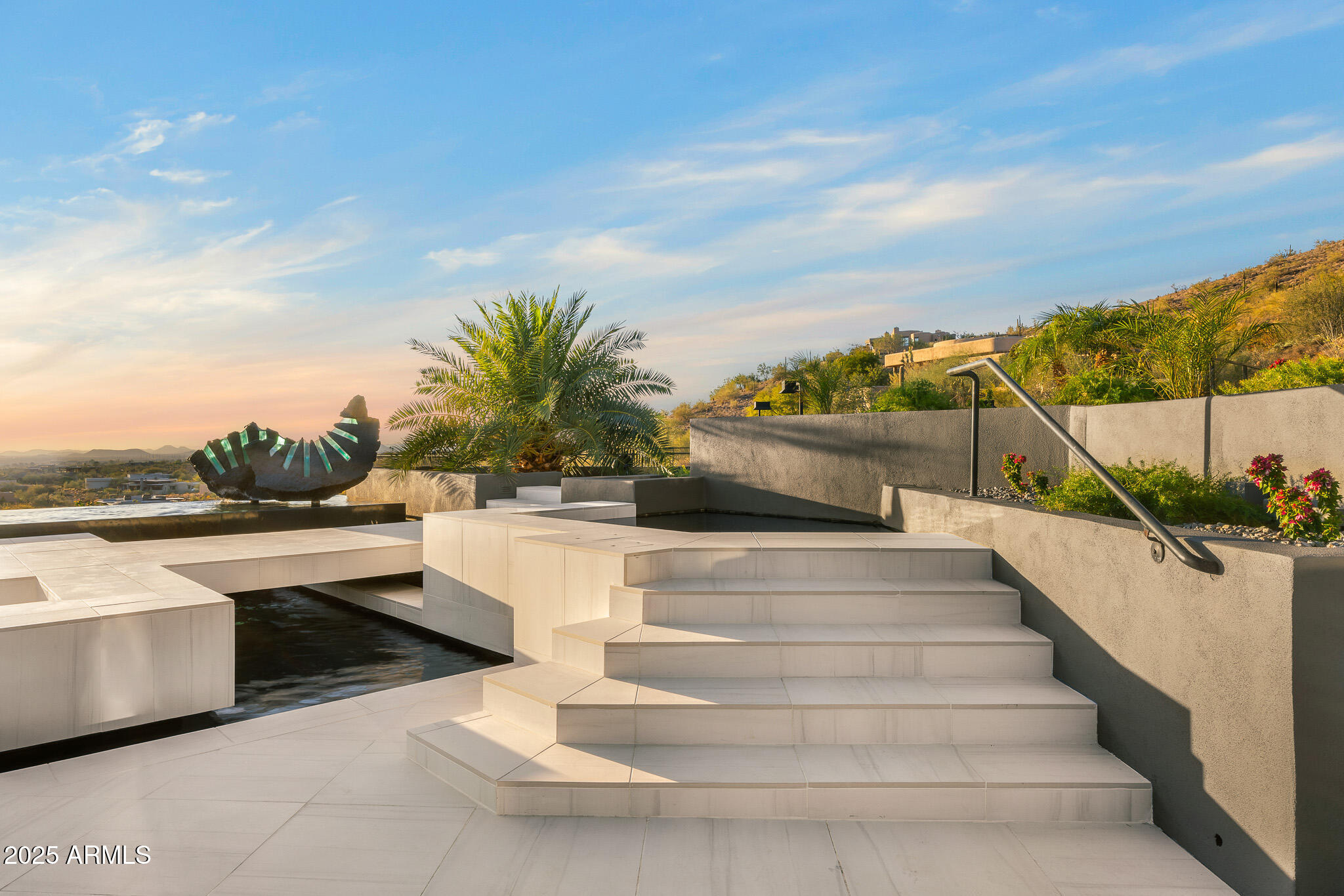 10324 E CALLE DE LAS BRISAS