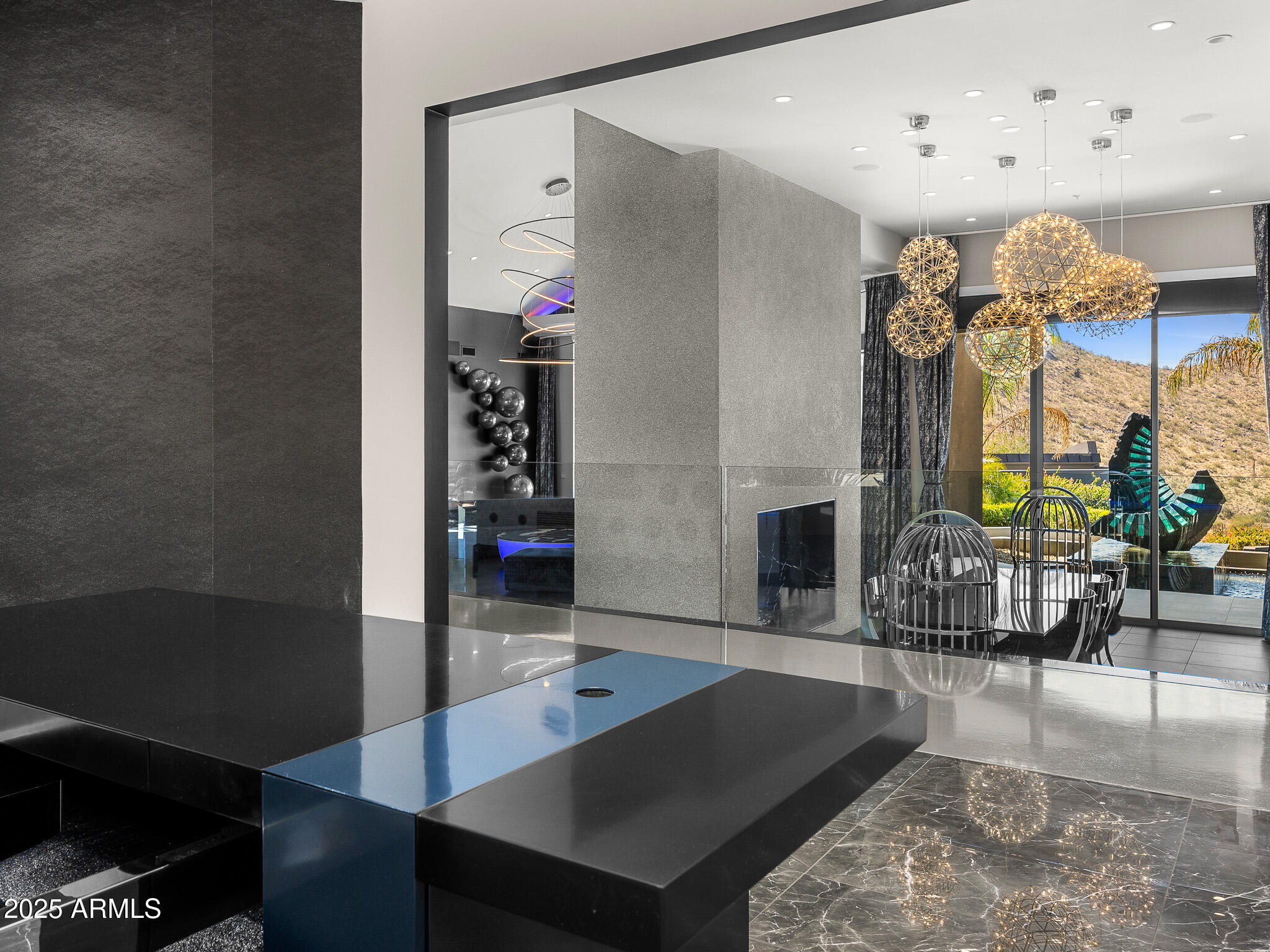 10324 E CALLE DE LAS BRISAS