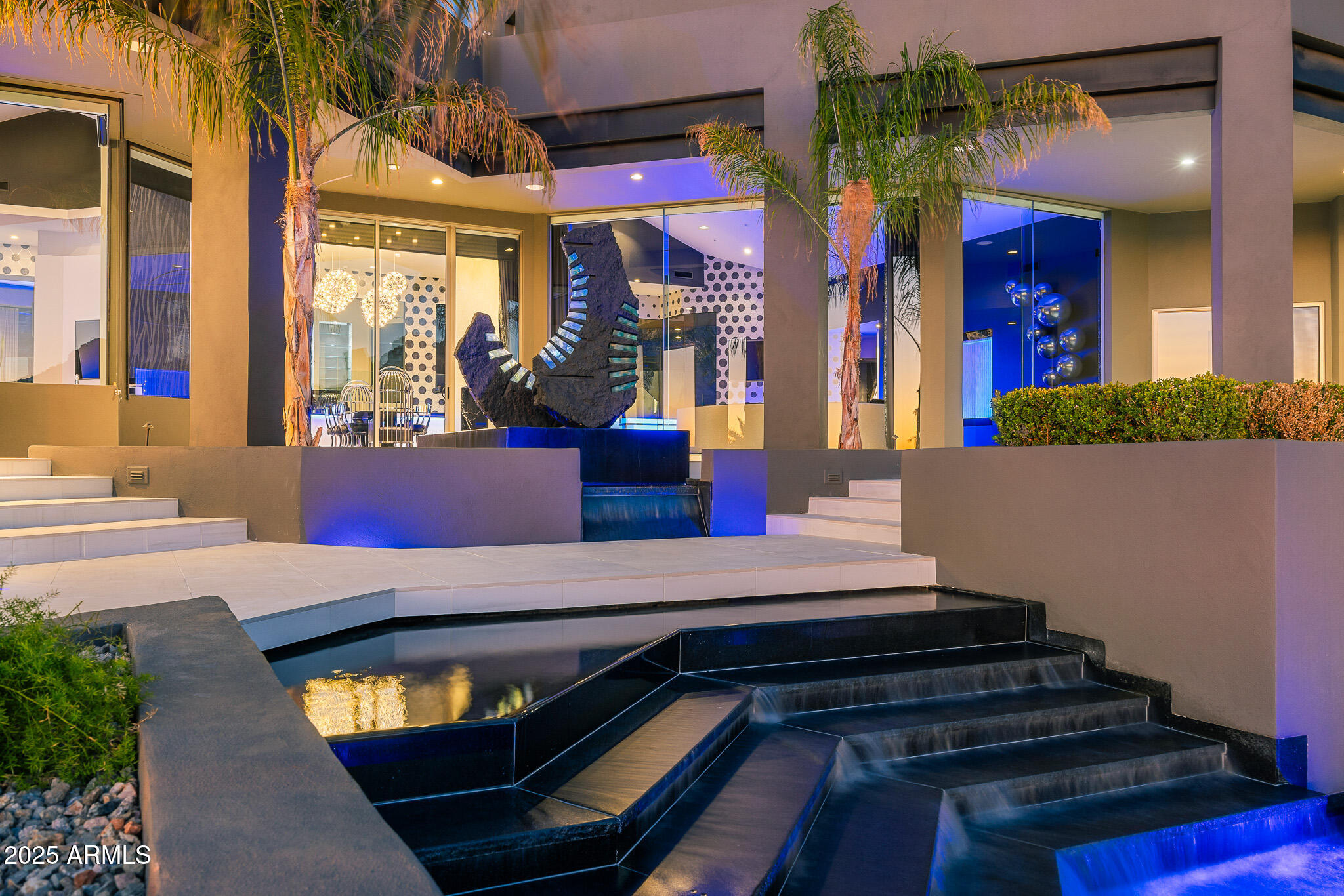 10324 E CALLE DE LAS BRISAS