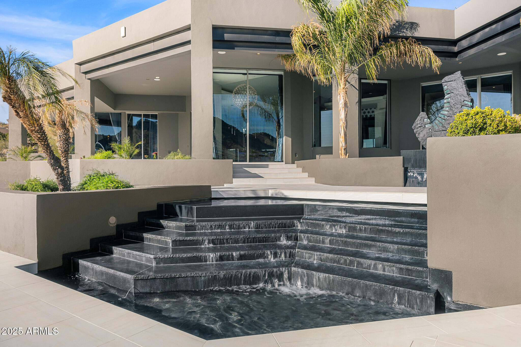 10324 E CALLE DE LAS BRISAS