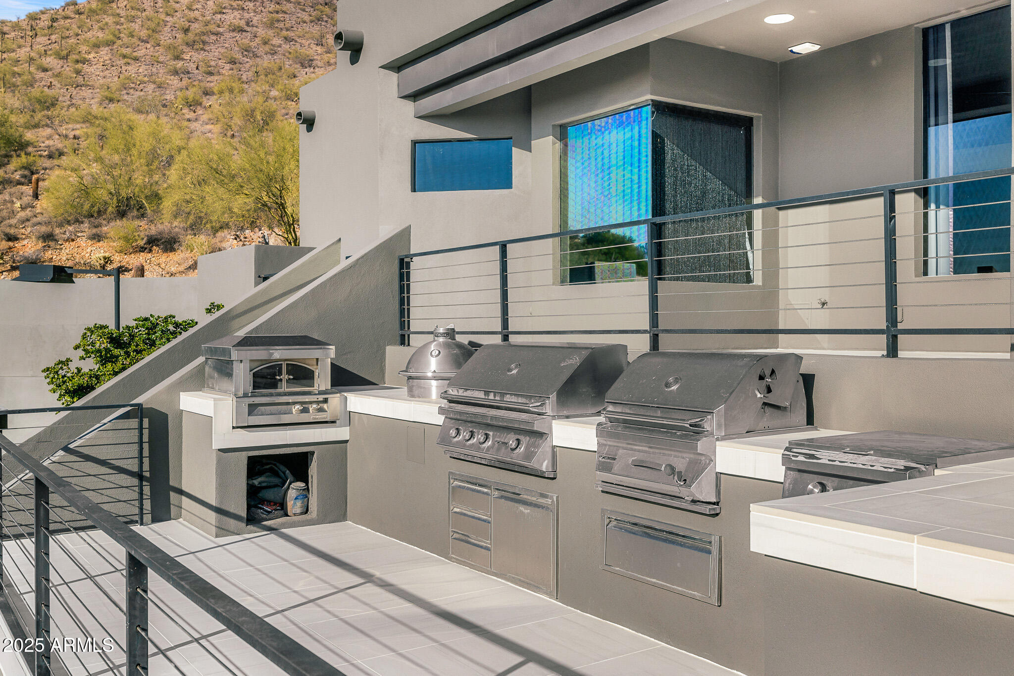 10324 E CALLE DE LAS BRISAS