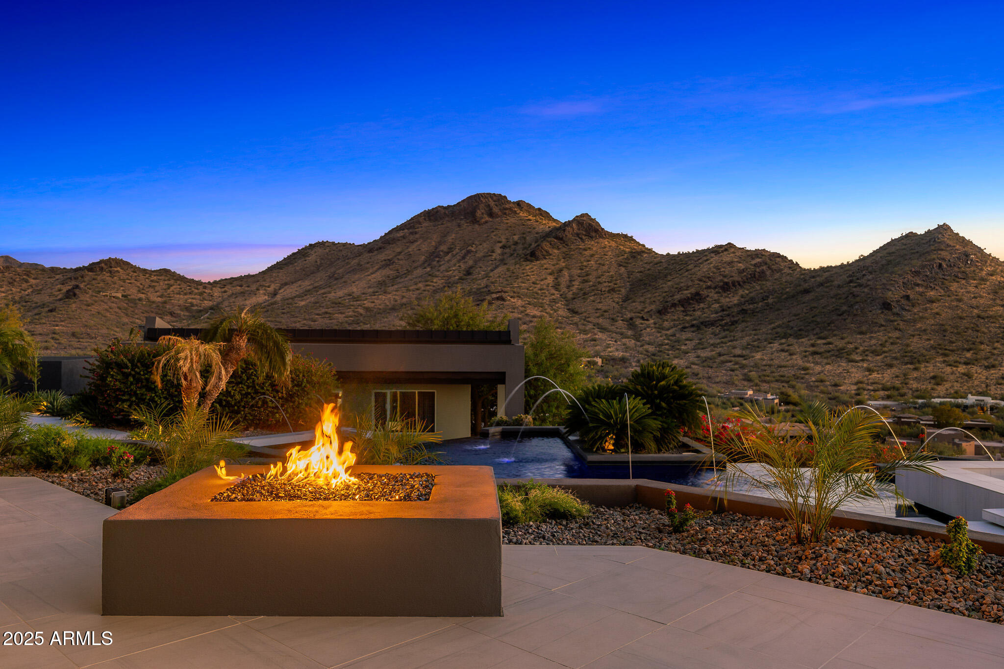 10324 E CALLE DE LAS BRISAS