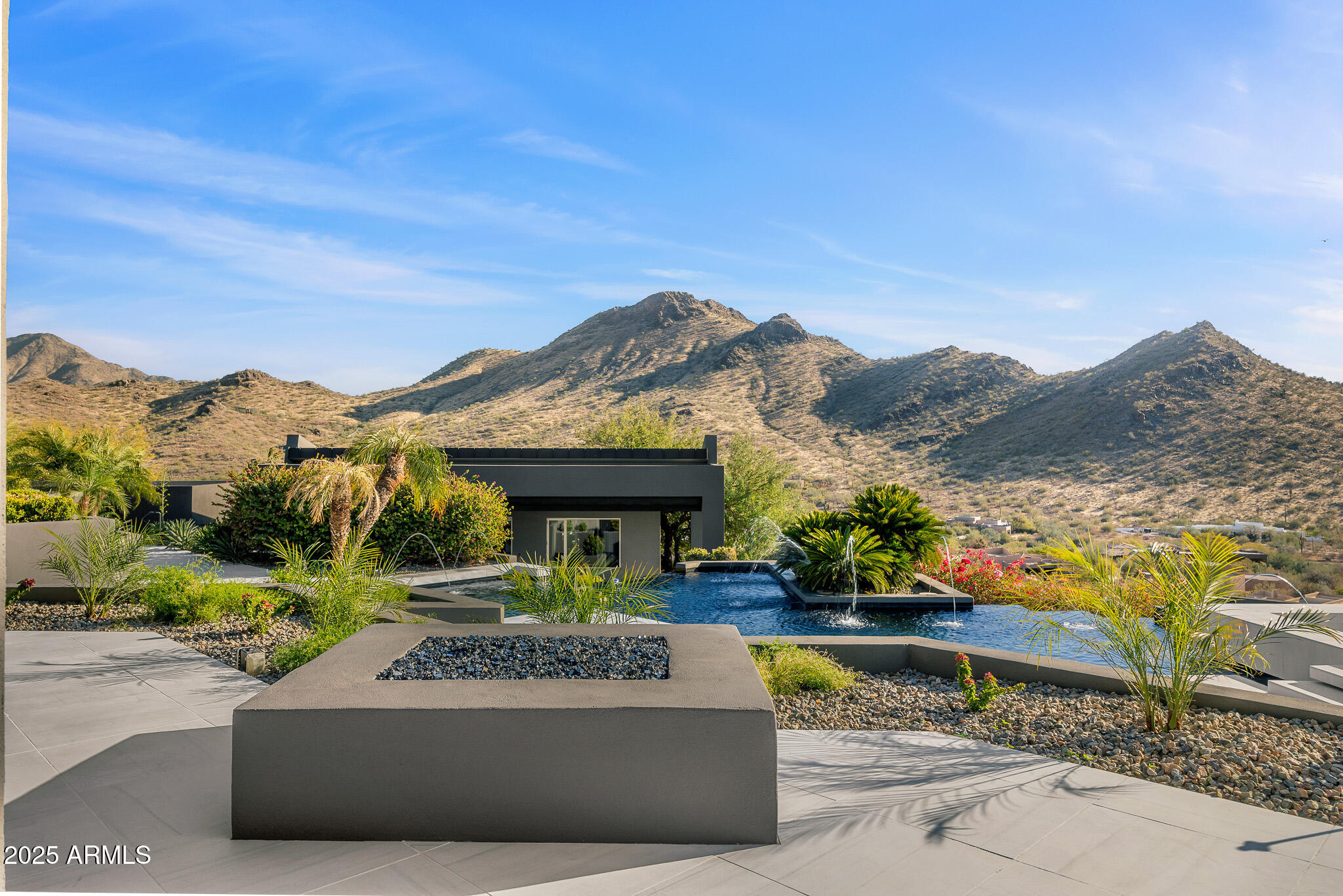 10324 E CALLE DE LAS BRISAS