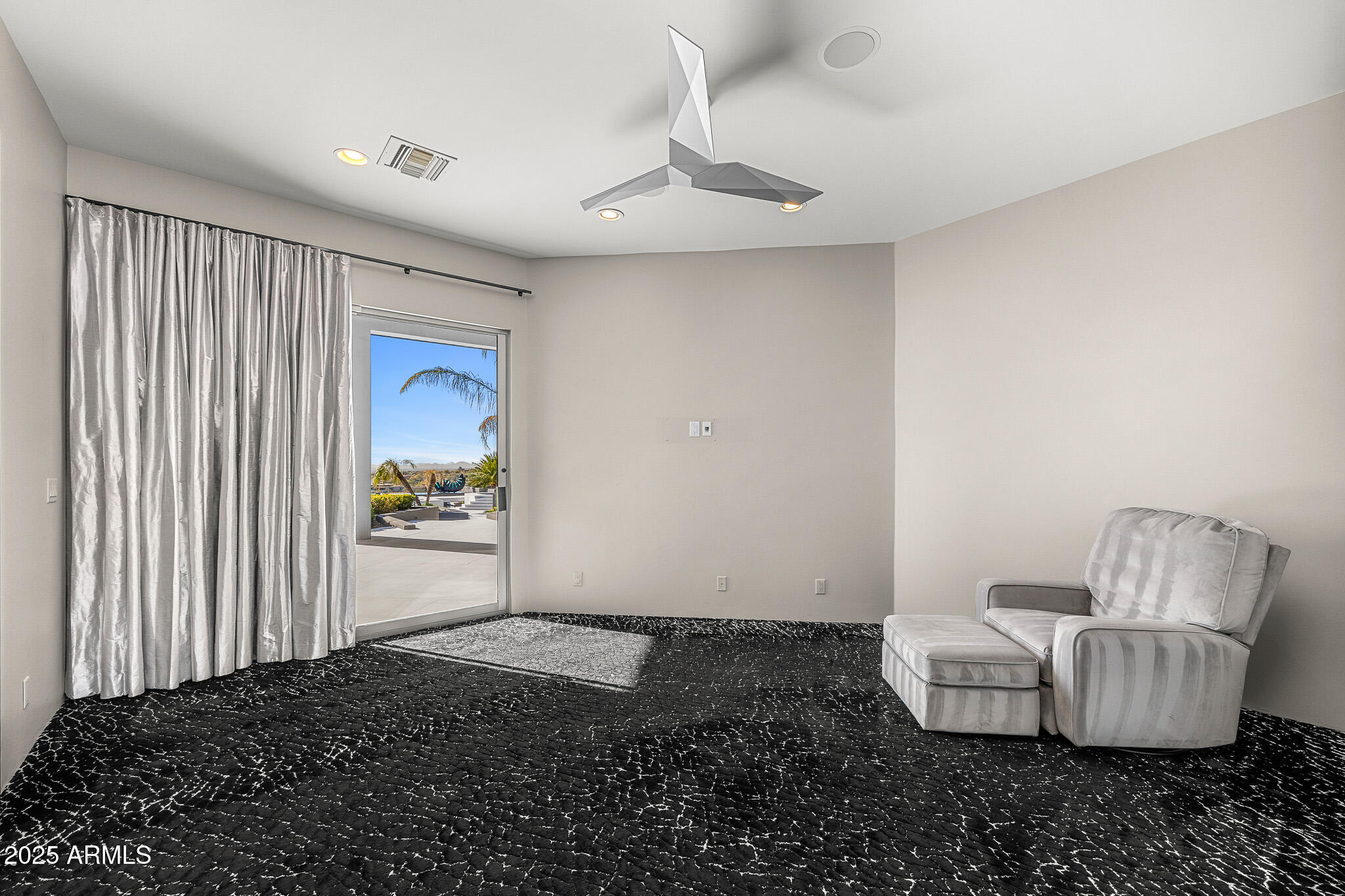 10324 E CALLE DE LAS BRISAS