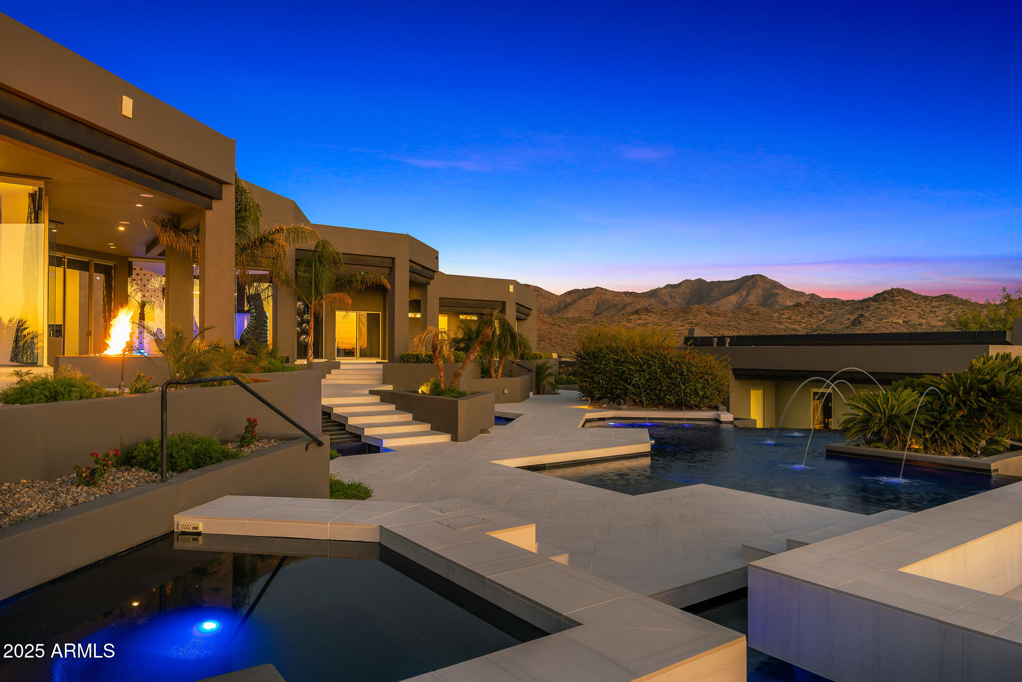 10324 E CALLE DE LAS BRISAS