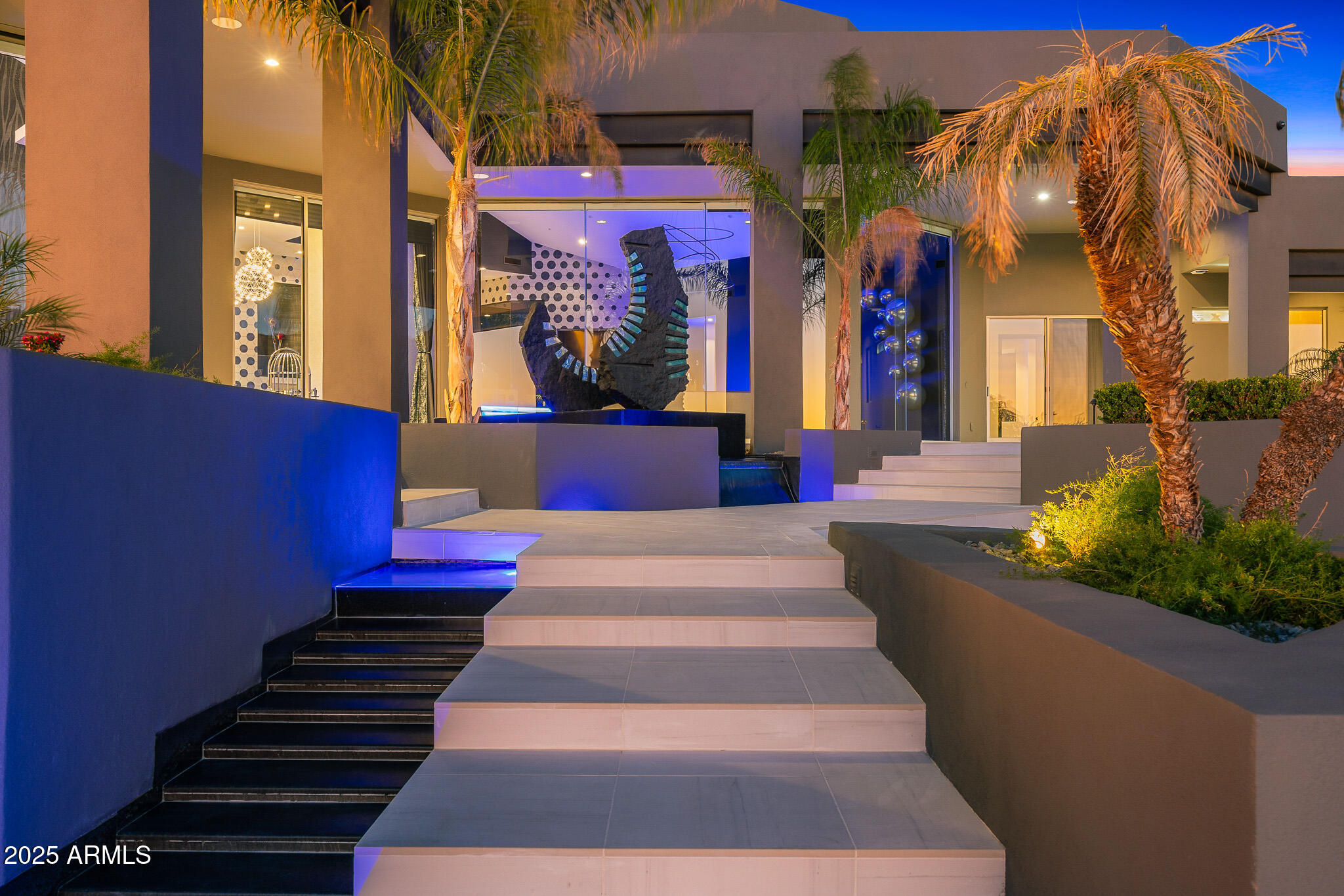 10324 E CALLE DE LAS BRISAS