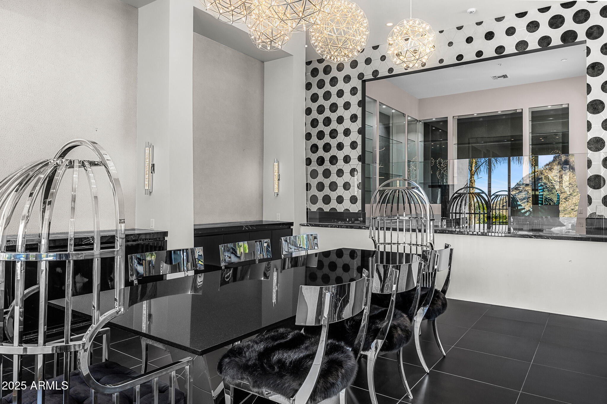 10324 E CALLE DE LAS BRISAS