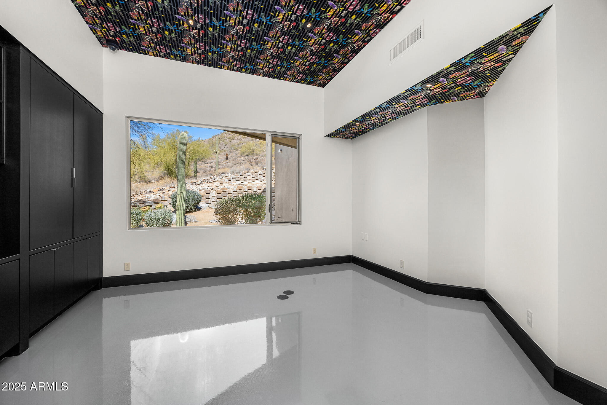 10324 E CALLE DE LAS BRISAS