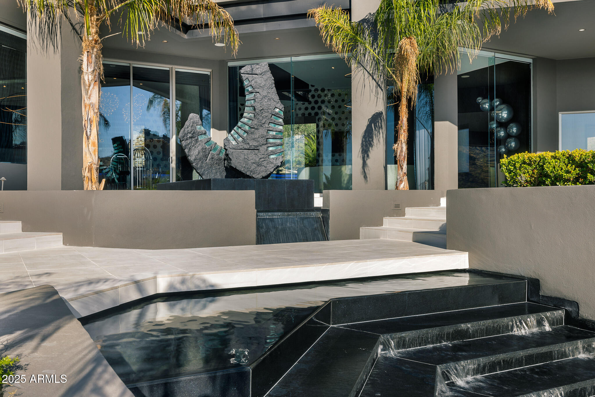 10324 E CALLE DE LAS BRISAS