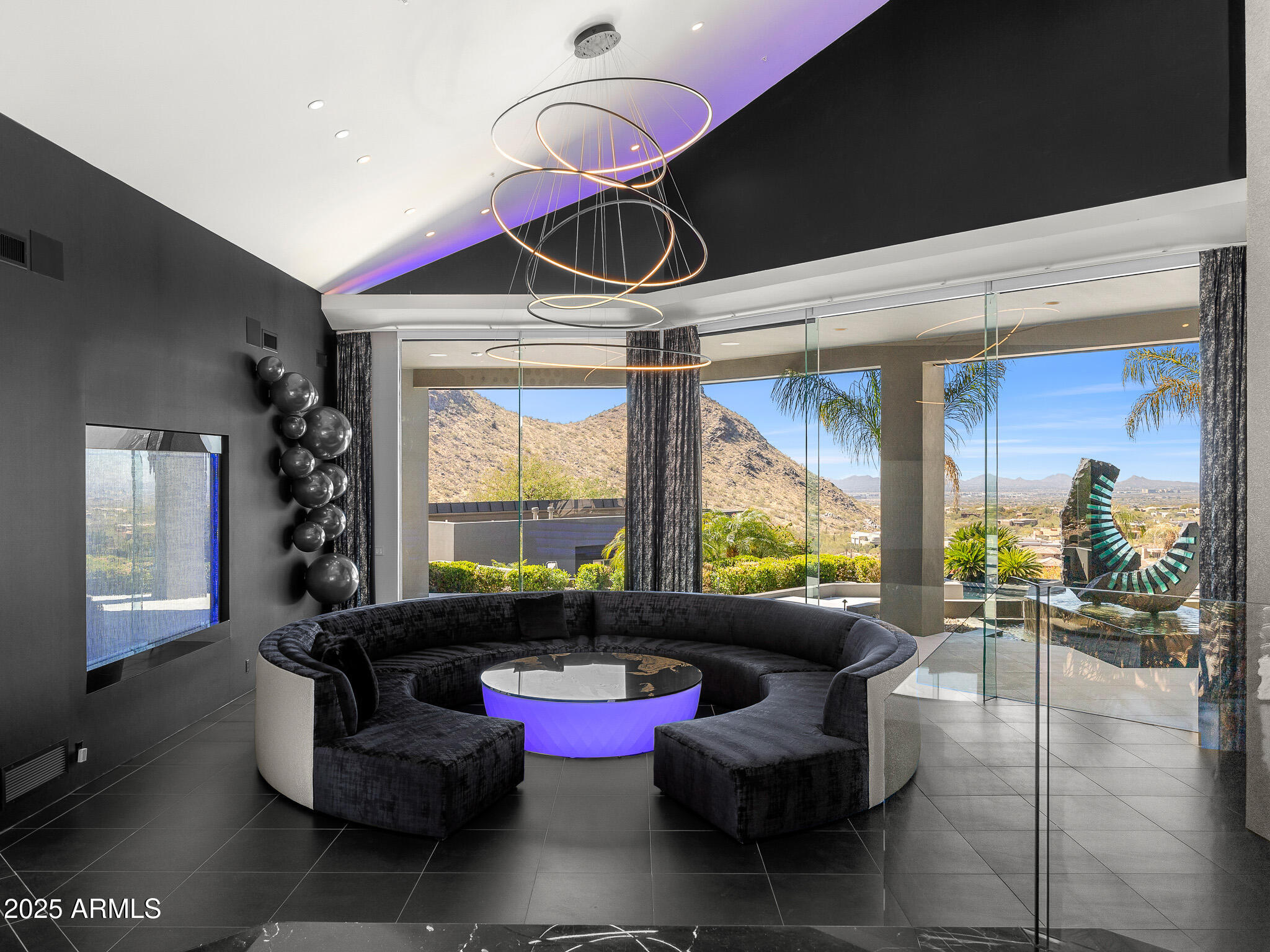 10324 E CALLE DE LAS BRISAS