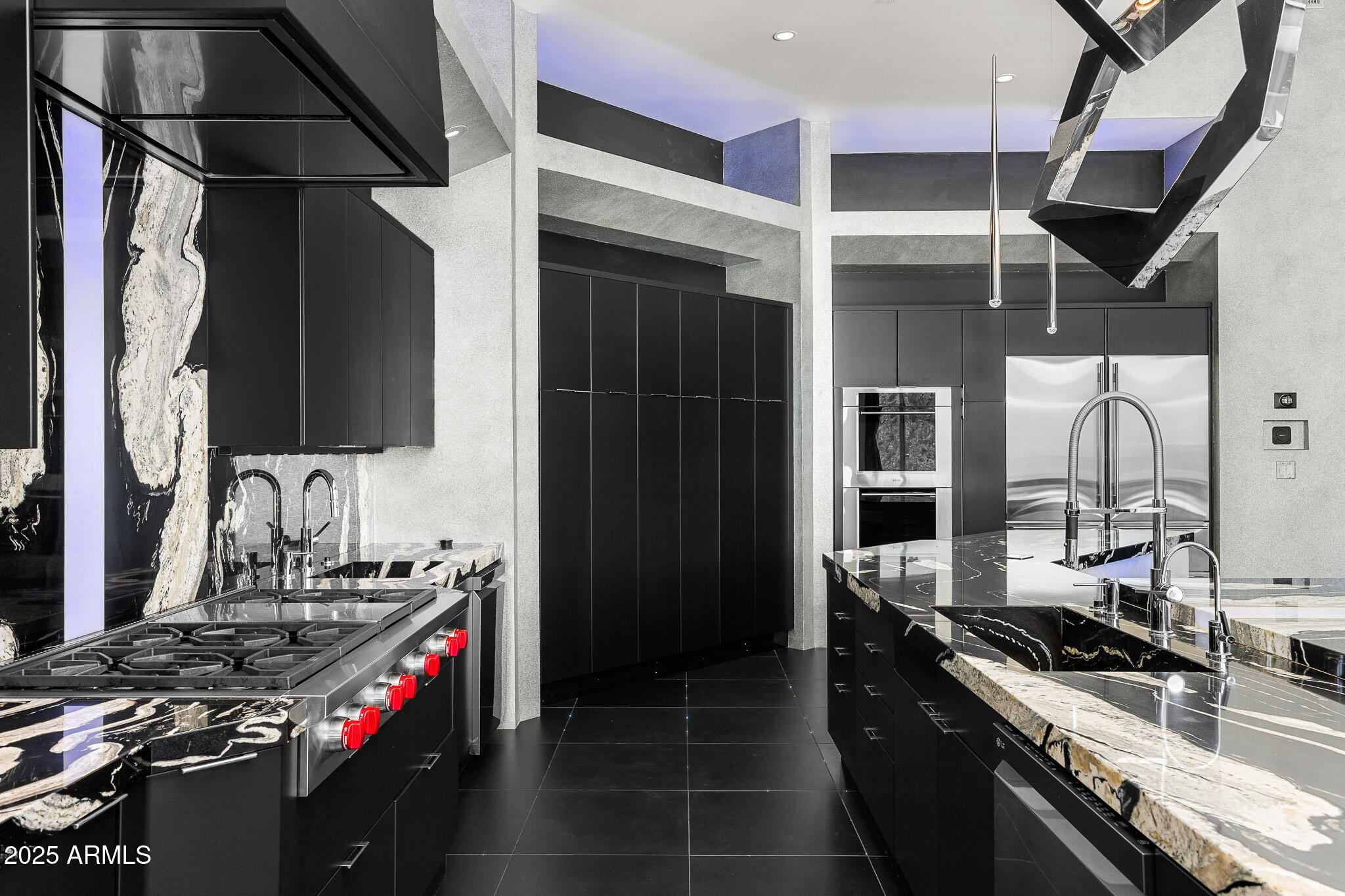 10324 E CALLE DE LAS BRISAS