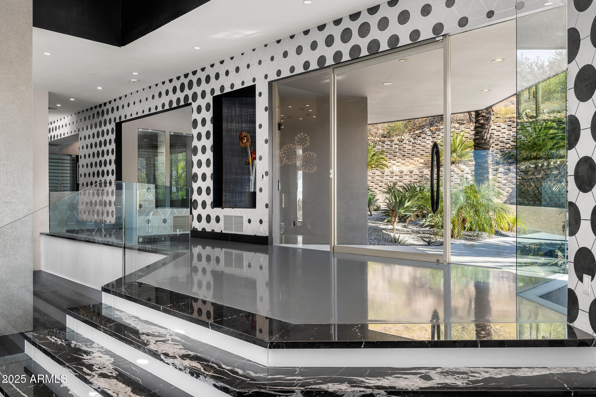 10324 E CALLE DE LAS BRISAS