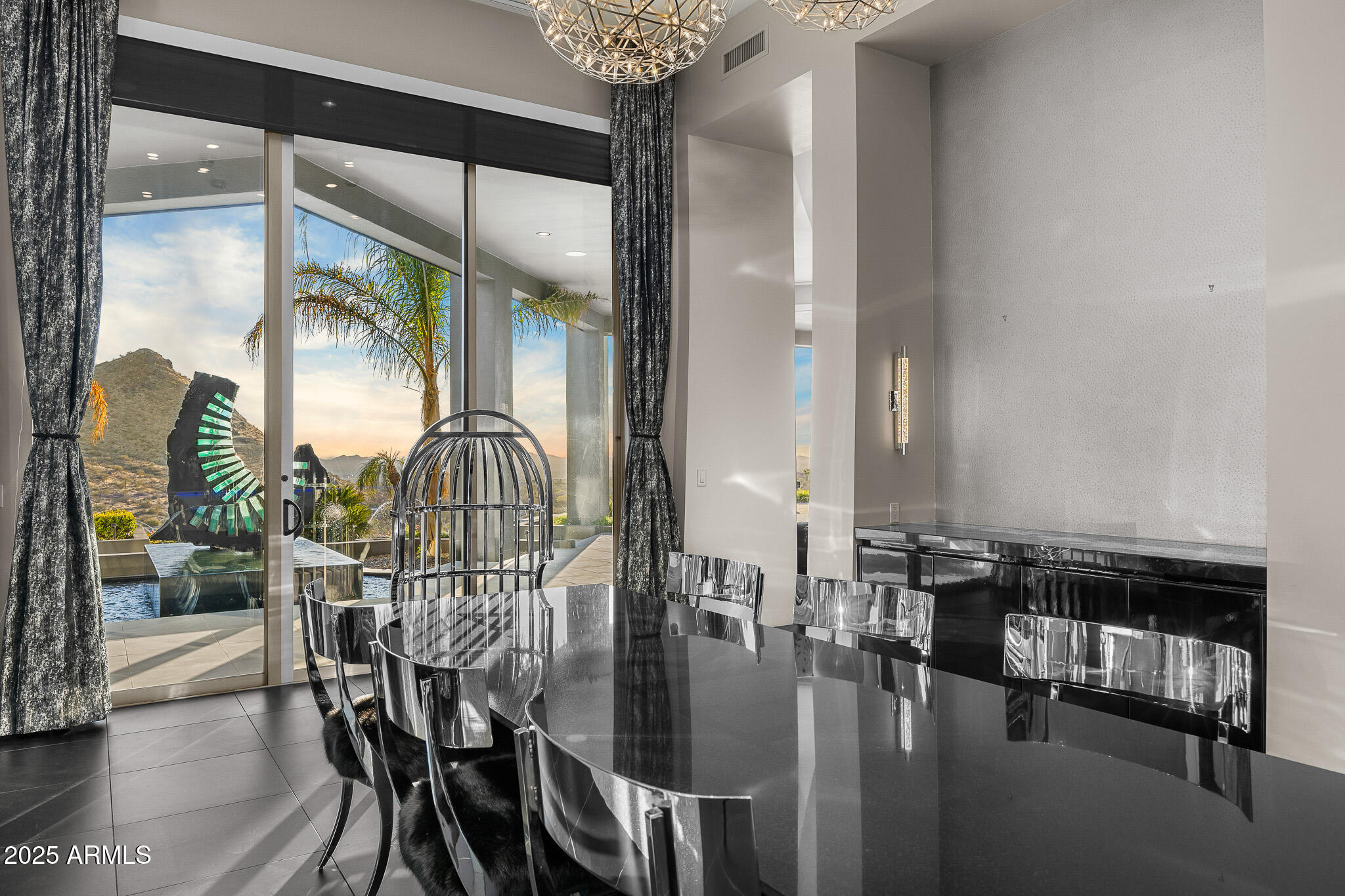 10324 E CALLE DE LAS BRISAS