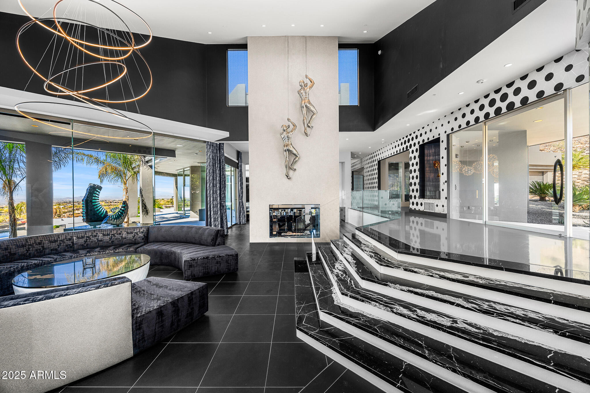 10324 E CALLE DE LAS BRISAS