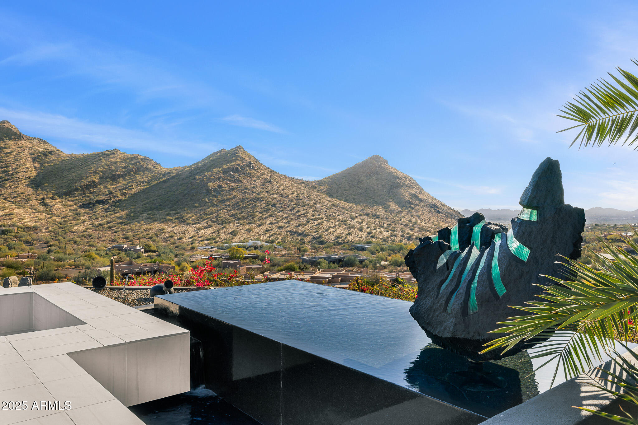 10324 E CALLE DE LAS BRISAS