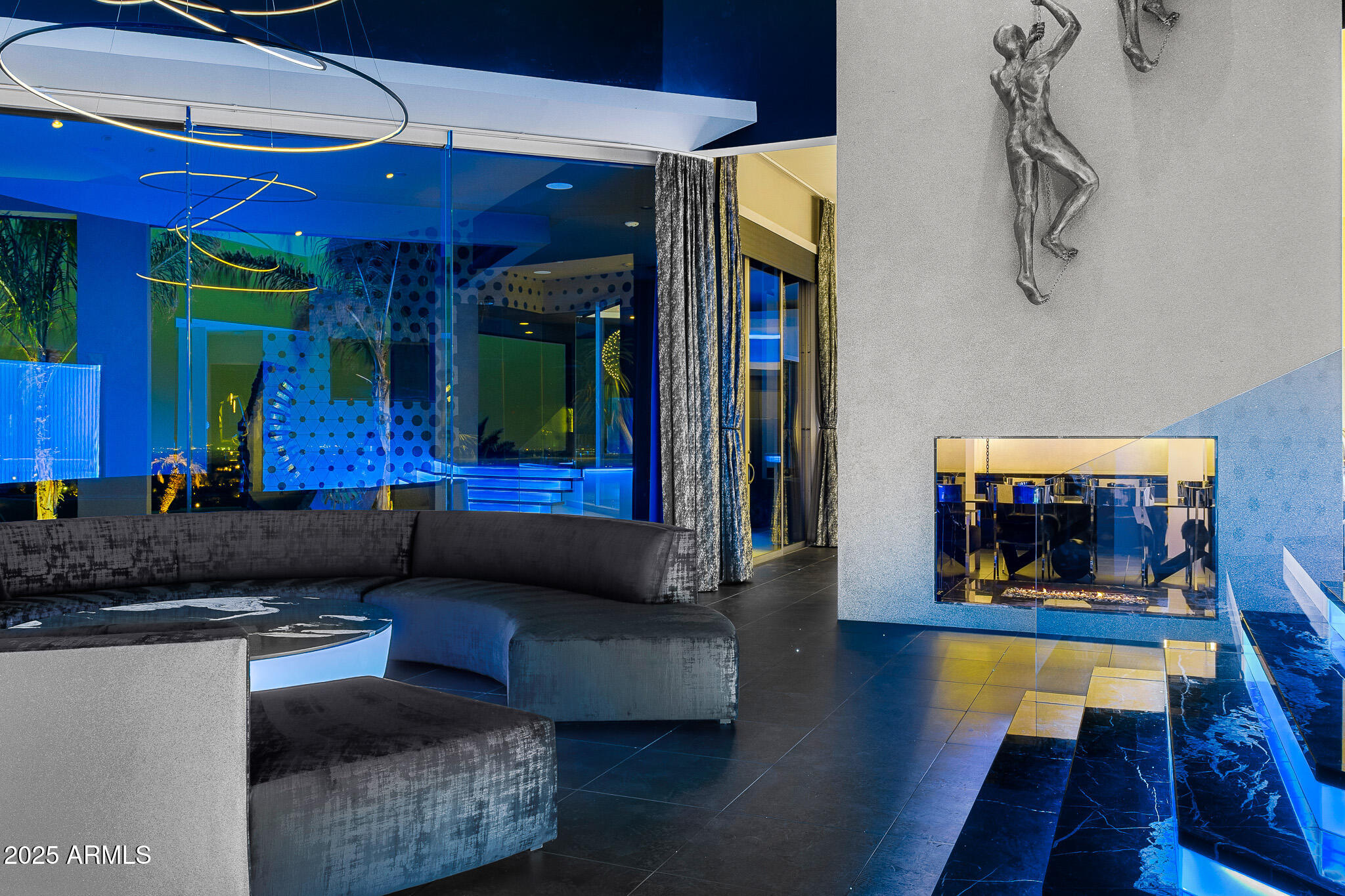 10324 E CALLE DE LAS BRISAS