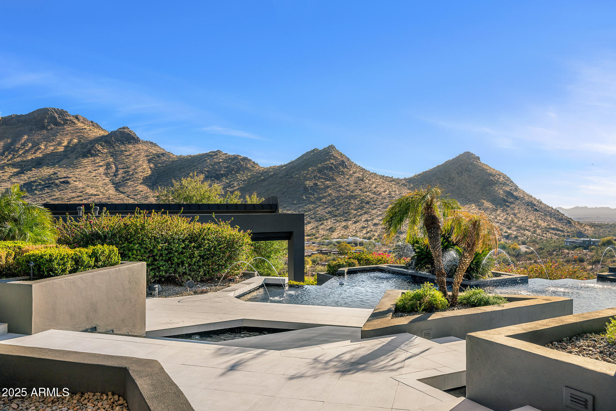 10324 E CALLE DE LAS BRISAS